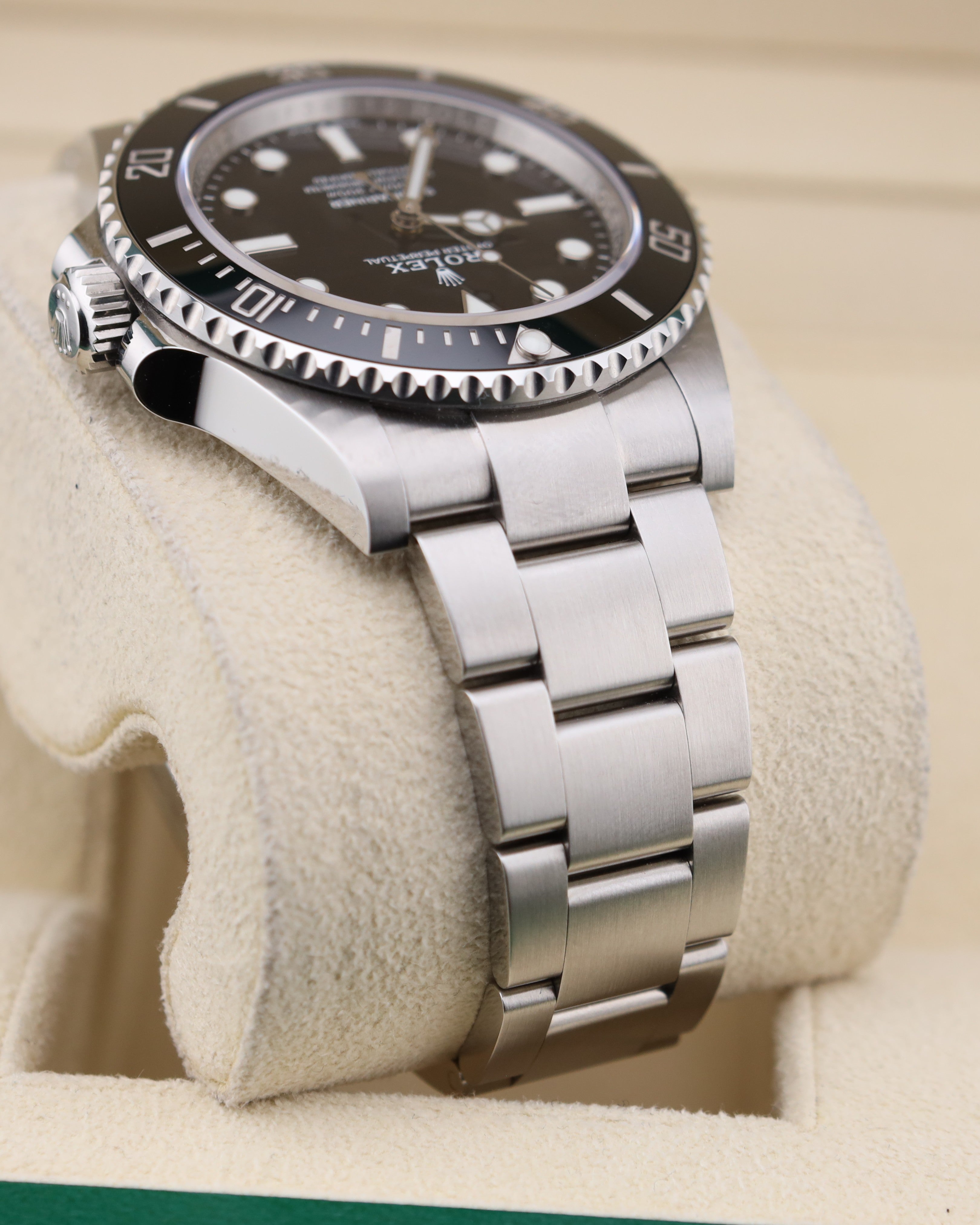 Rolex Submariner No Date Black 124060