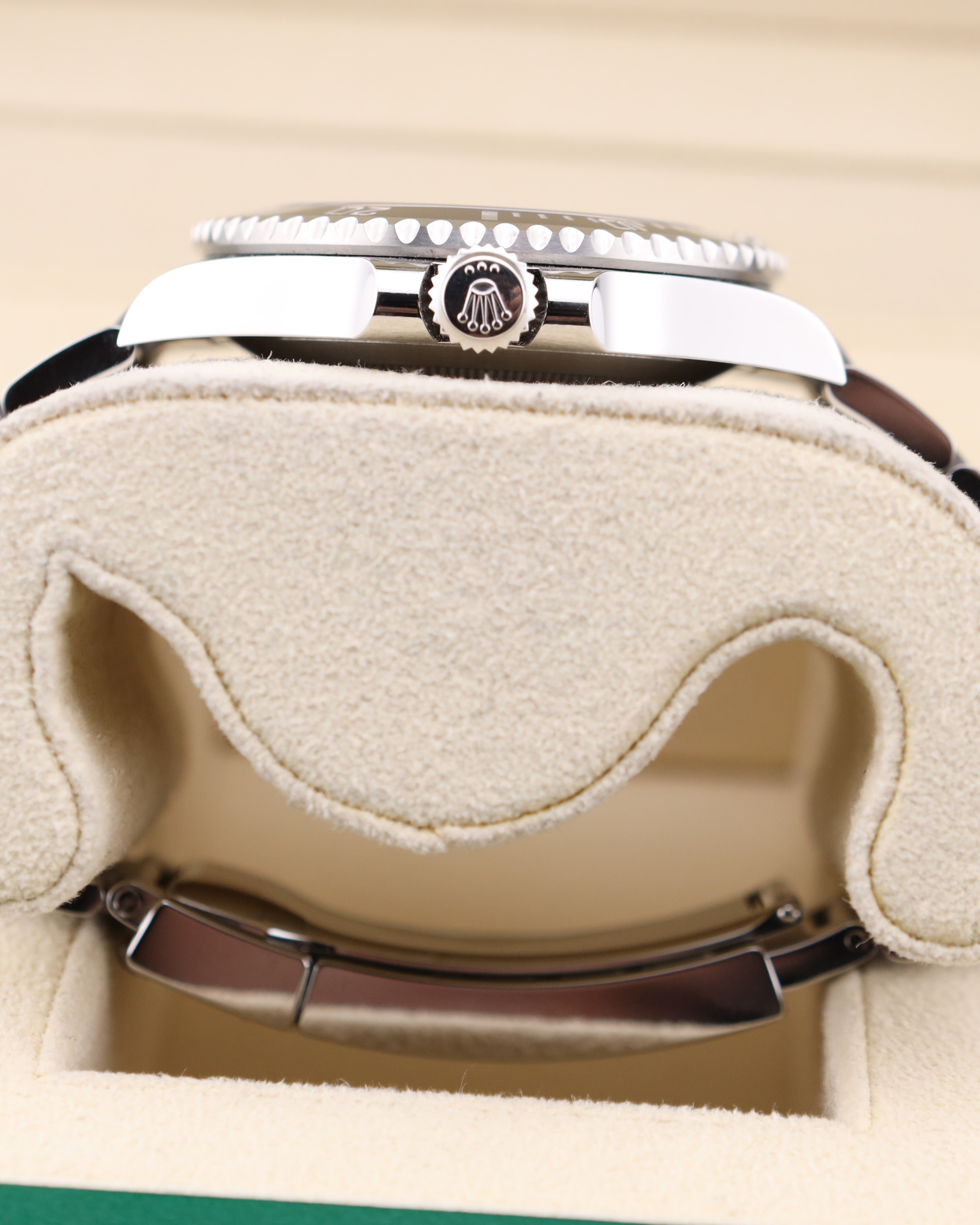 Rolex Submariner No Date Black 124060