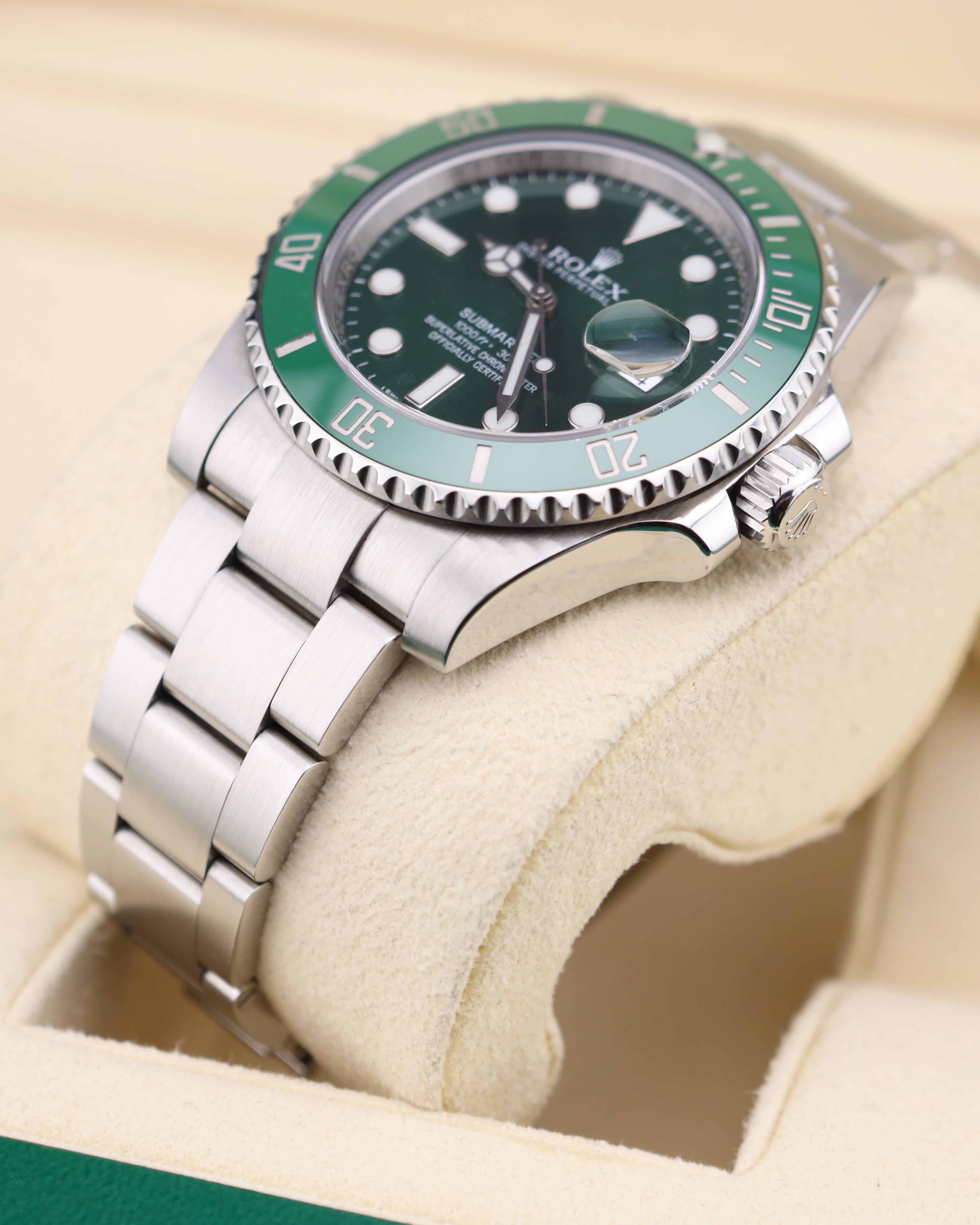 Rolex Submariner Date Hulk 116610LV - 2015