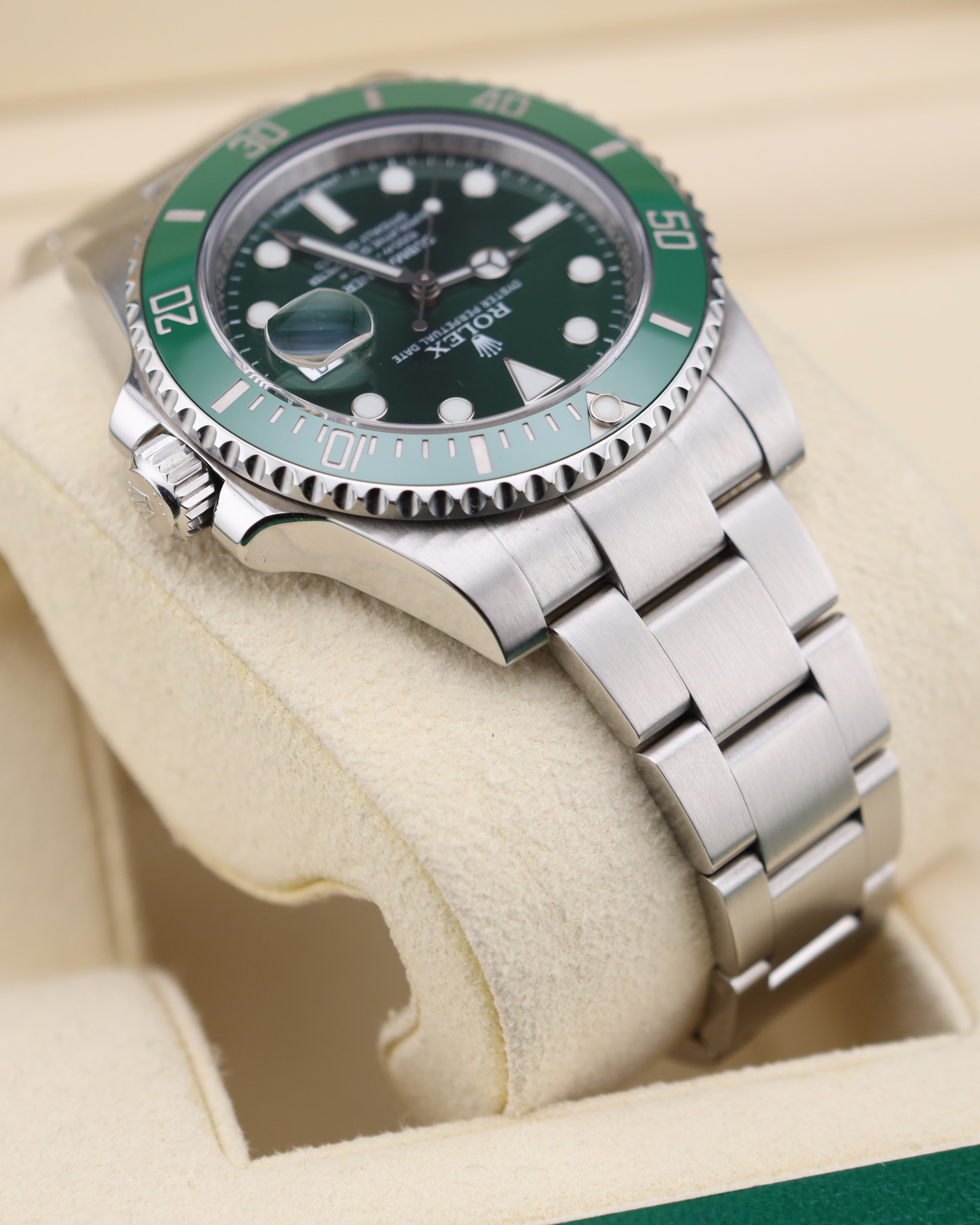 Rolex Submariner Date Hulk 116610LV - 2015