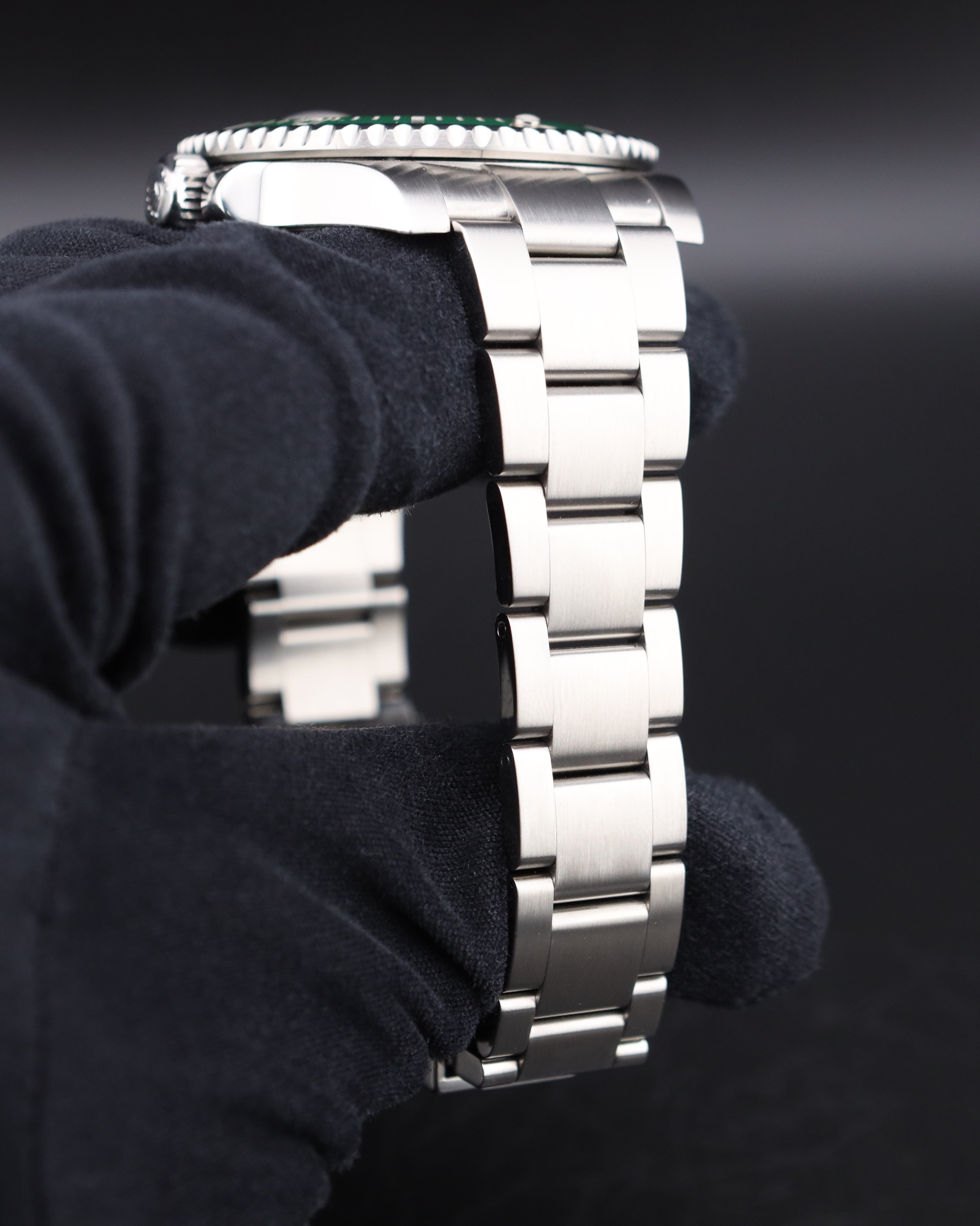 Rolex Submariner Date Hulk 116610LV - 2015