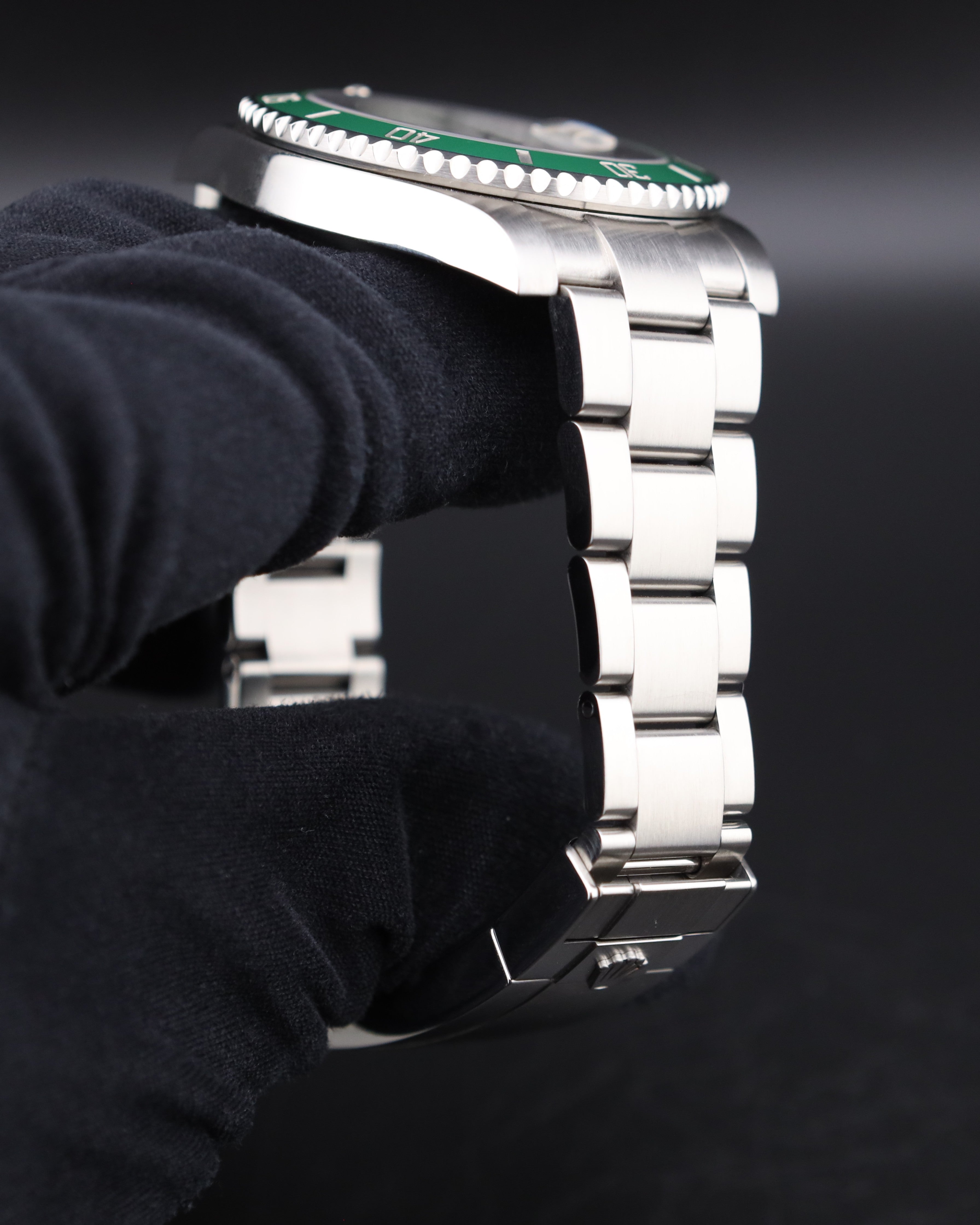 Rolex Submariner Date Hulk 116610LV - 2015
