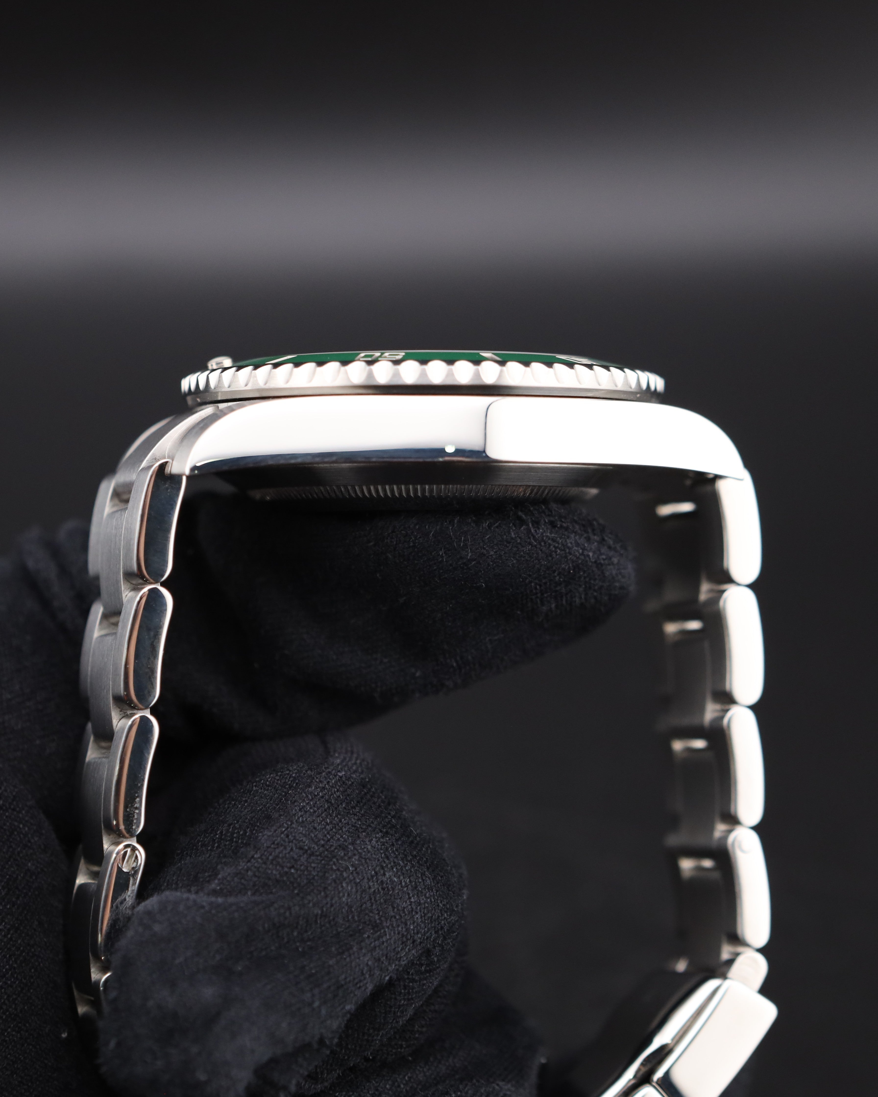 Rolex Submariner Date Hulk 116610LV - 2015