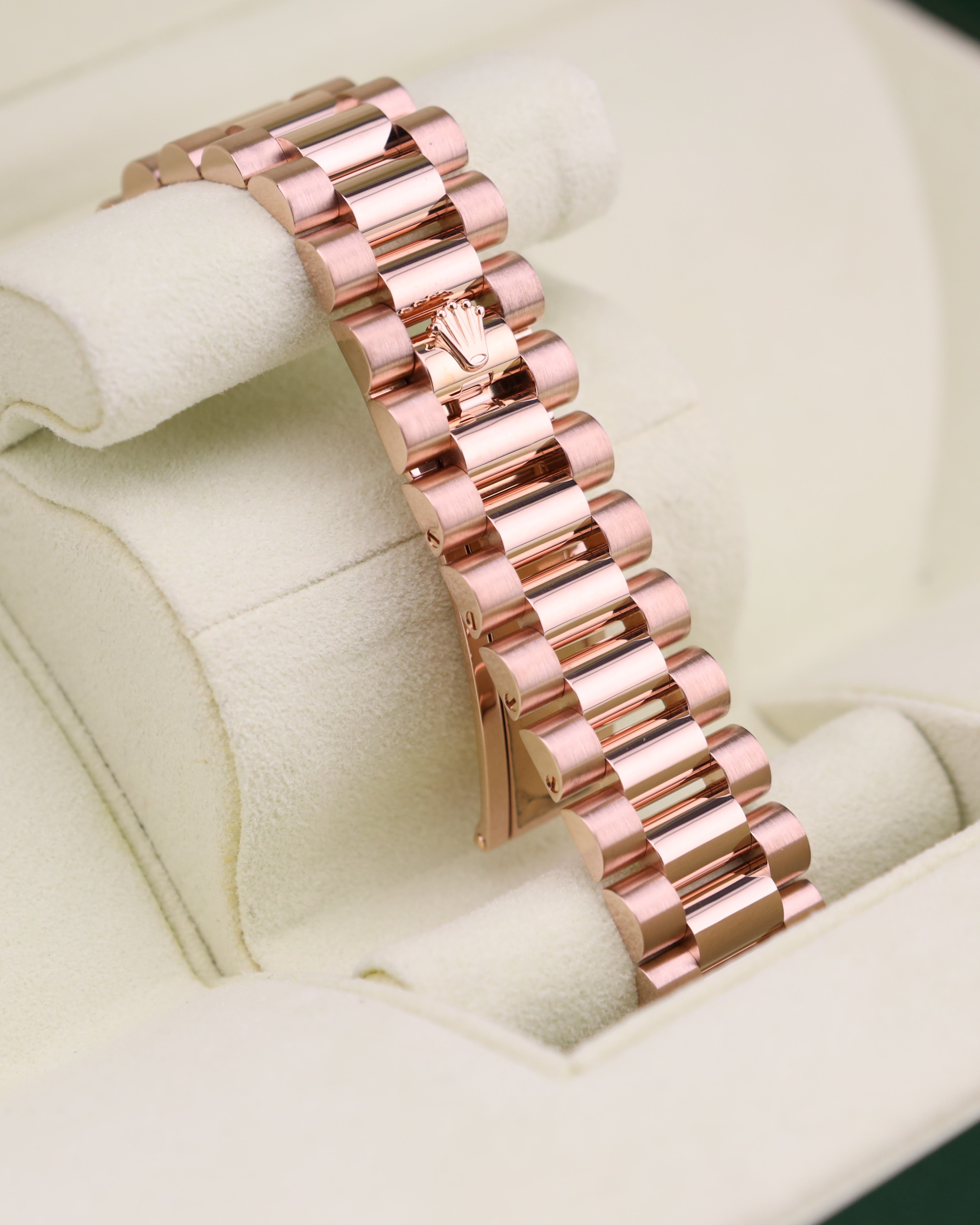 Rolex Day-Date 36 President Chocolate Ruby Diamond Dial 118235 18k Rose Gold