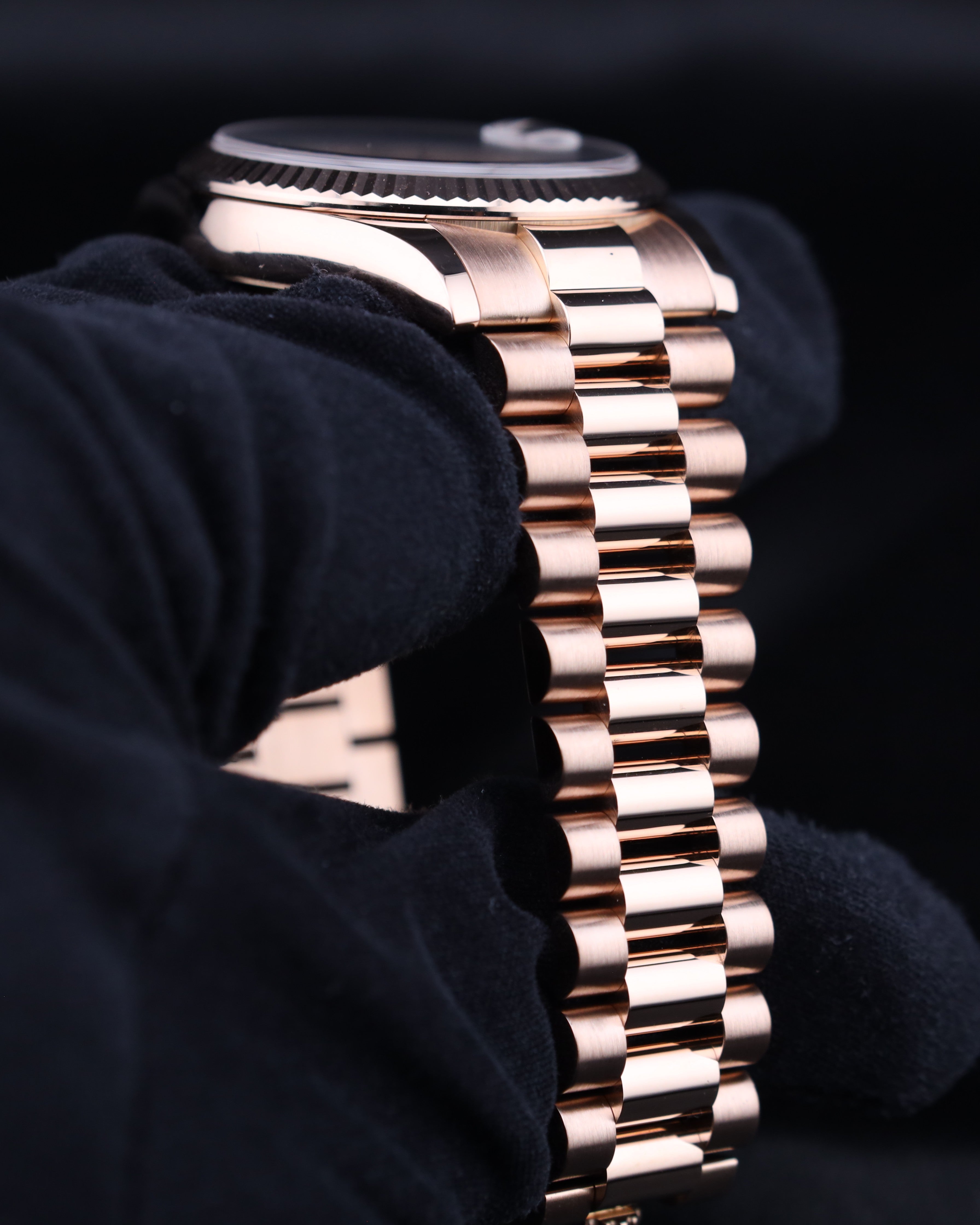 Rolex Day-Date 36 President Chocolate Ruby Diamond Dial 118235 18k Rose Gold