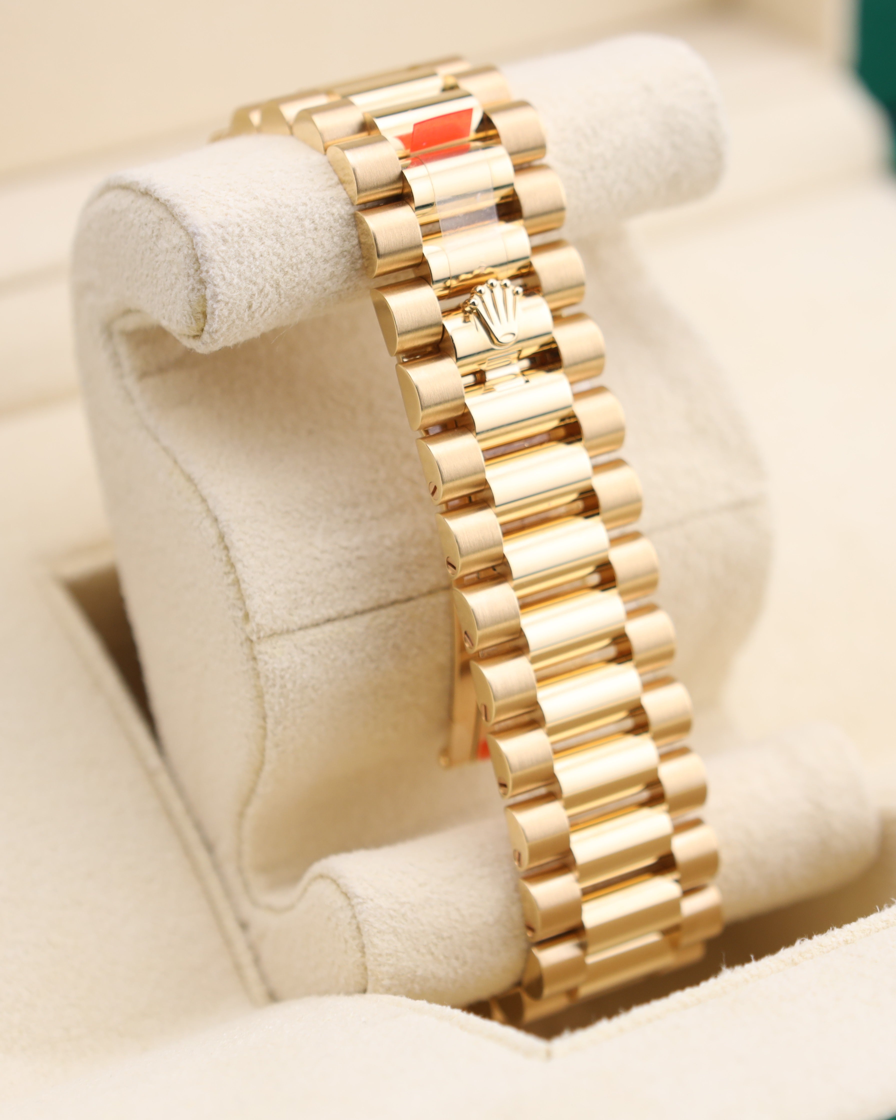 Rolex Day-Date 40 Green Ombre President Yellow Gold