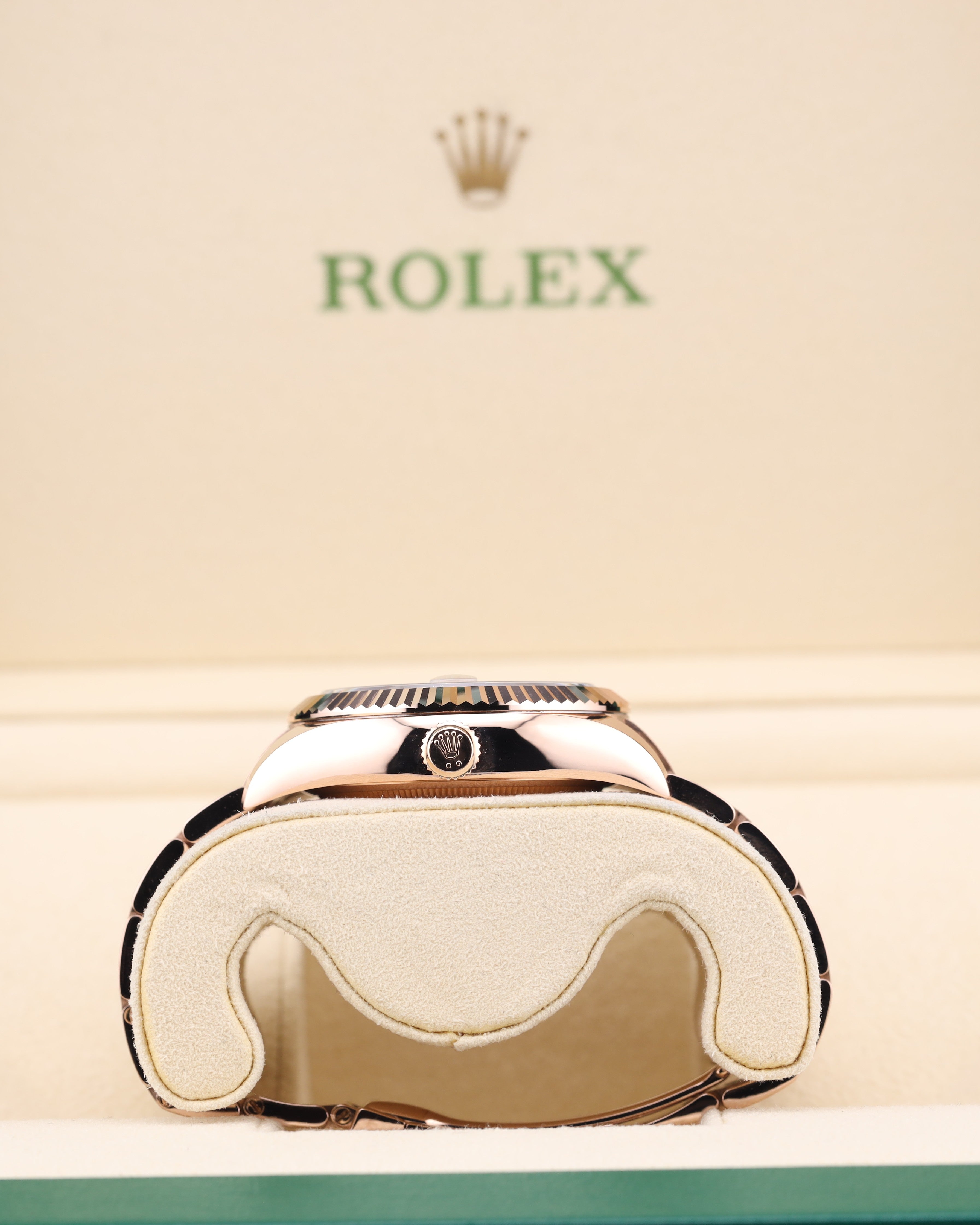 Rolex Sky Dweller Pink Roman Sun dust Dial 326935