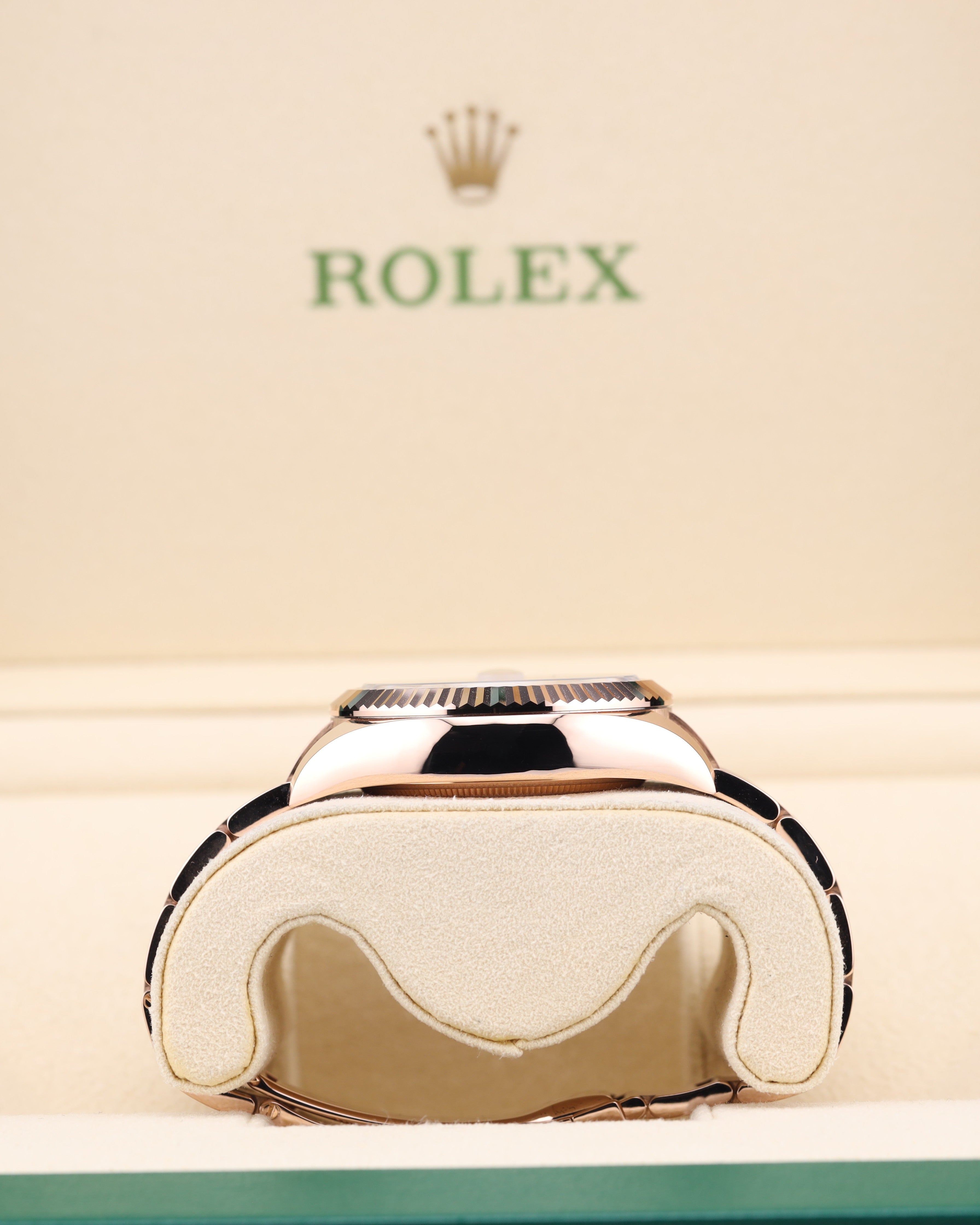 Rolex Sky Dweller Pink Roman Sun dust Dial 326935