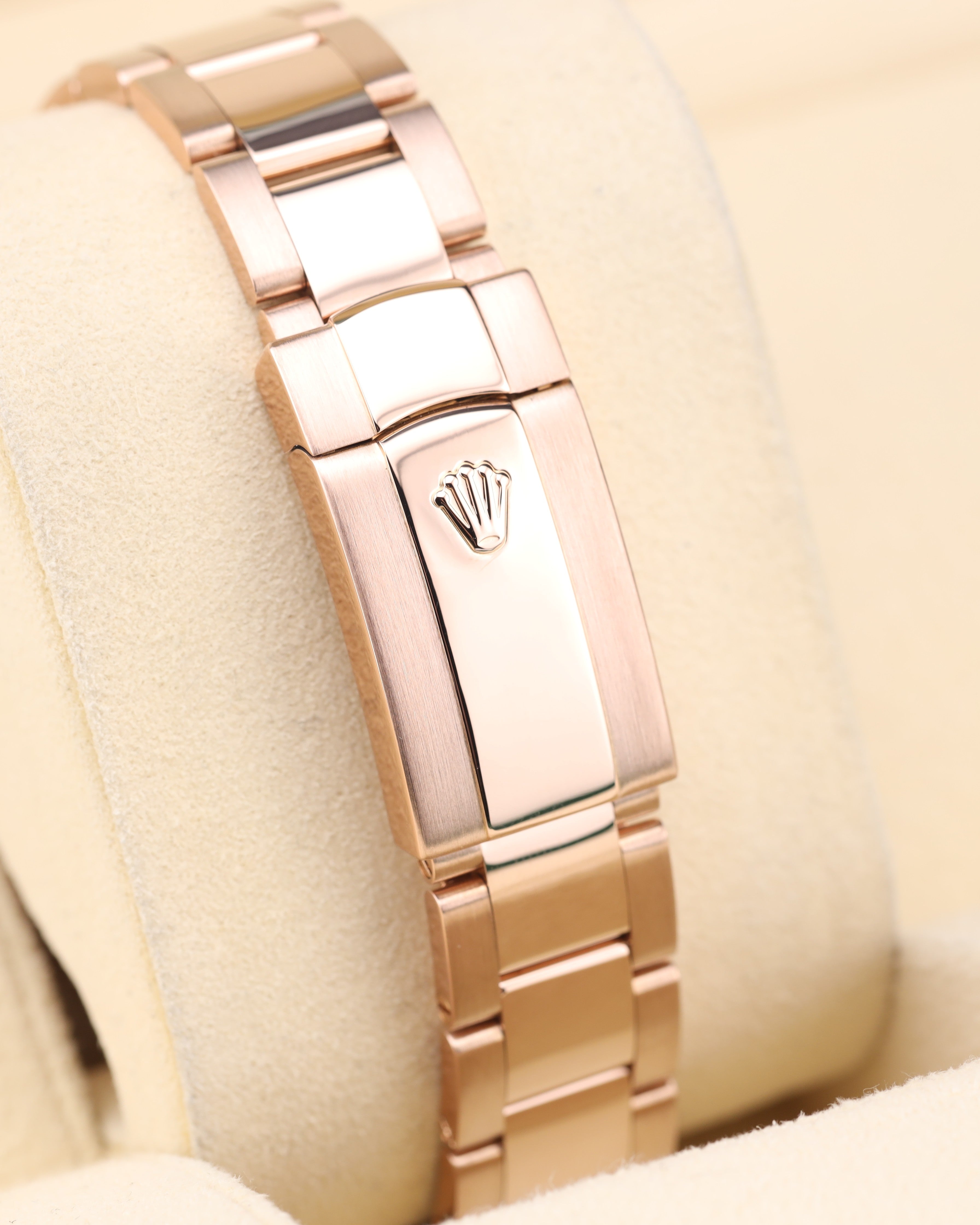 Rolex Sky Dweller Pink Roman Sun dust Dial 326935