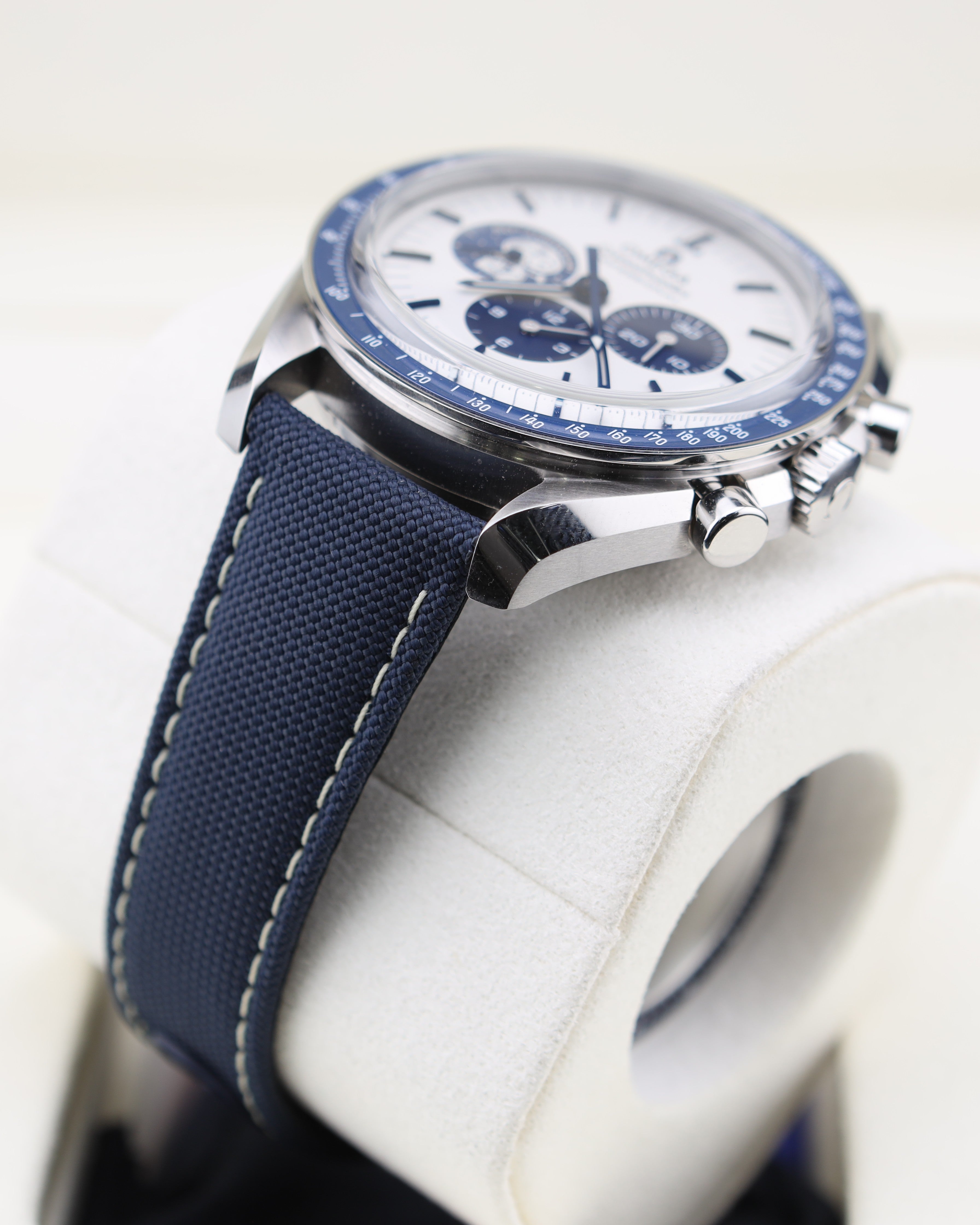 Omega Speedmaster Professional Moonwatch 'Silver Snoopy Award' 50th Anniversary 310.32.42.50.02.001