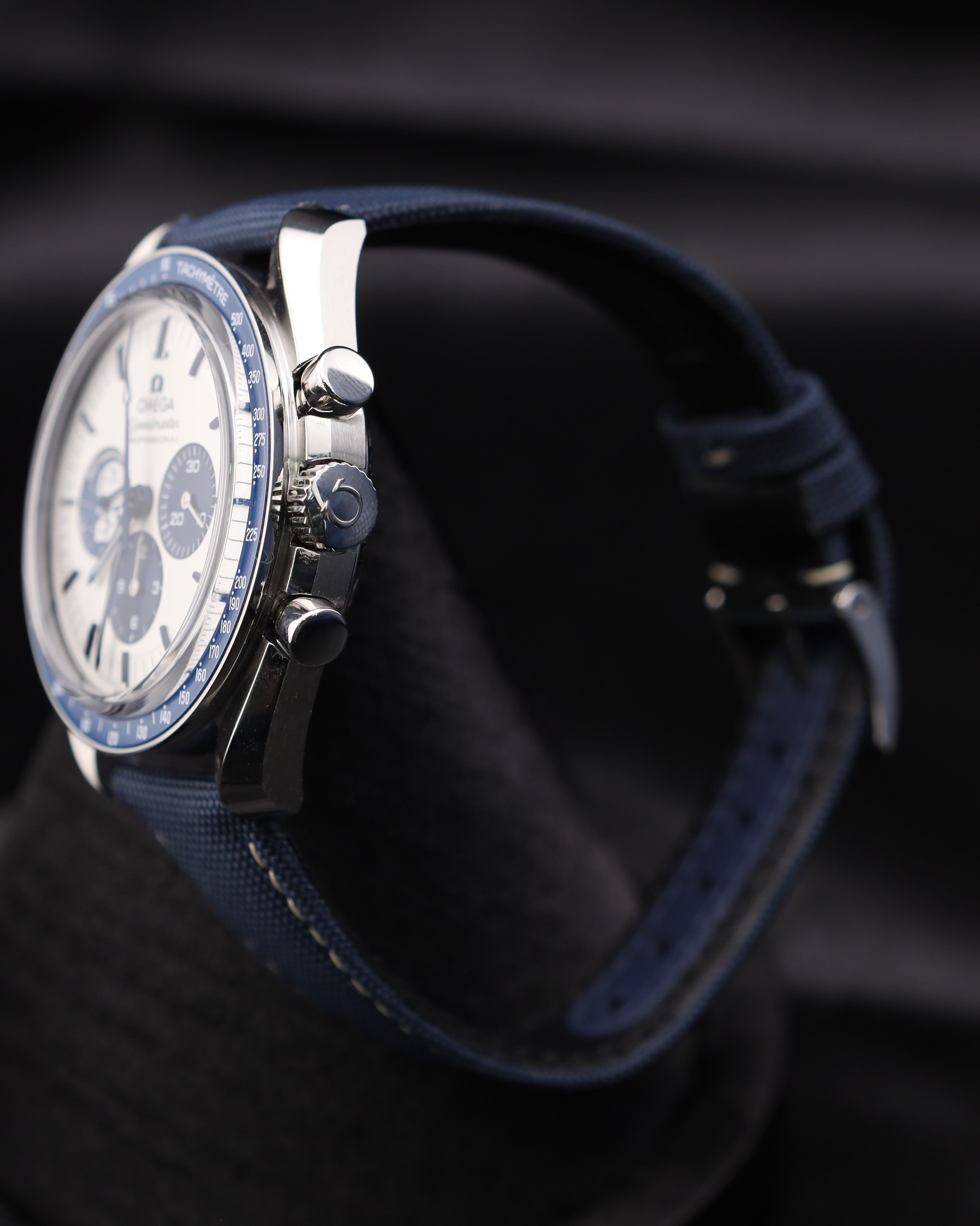 Omega Speedmaster Professional Moonwatch 'Silver Snoopy Award' 50th Anniversary 310.32.42.50.02.001