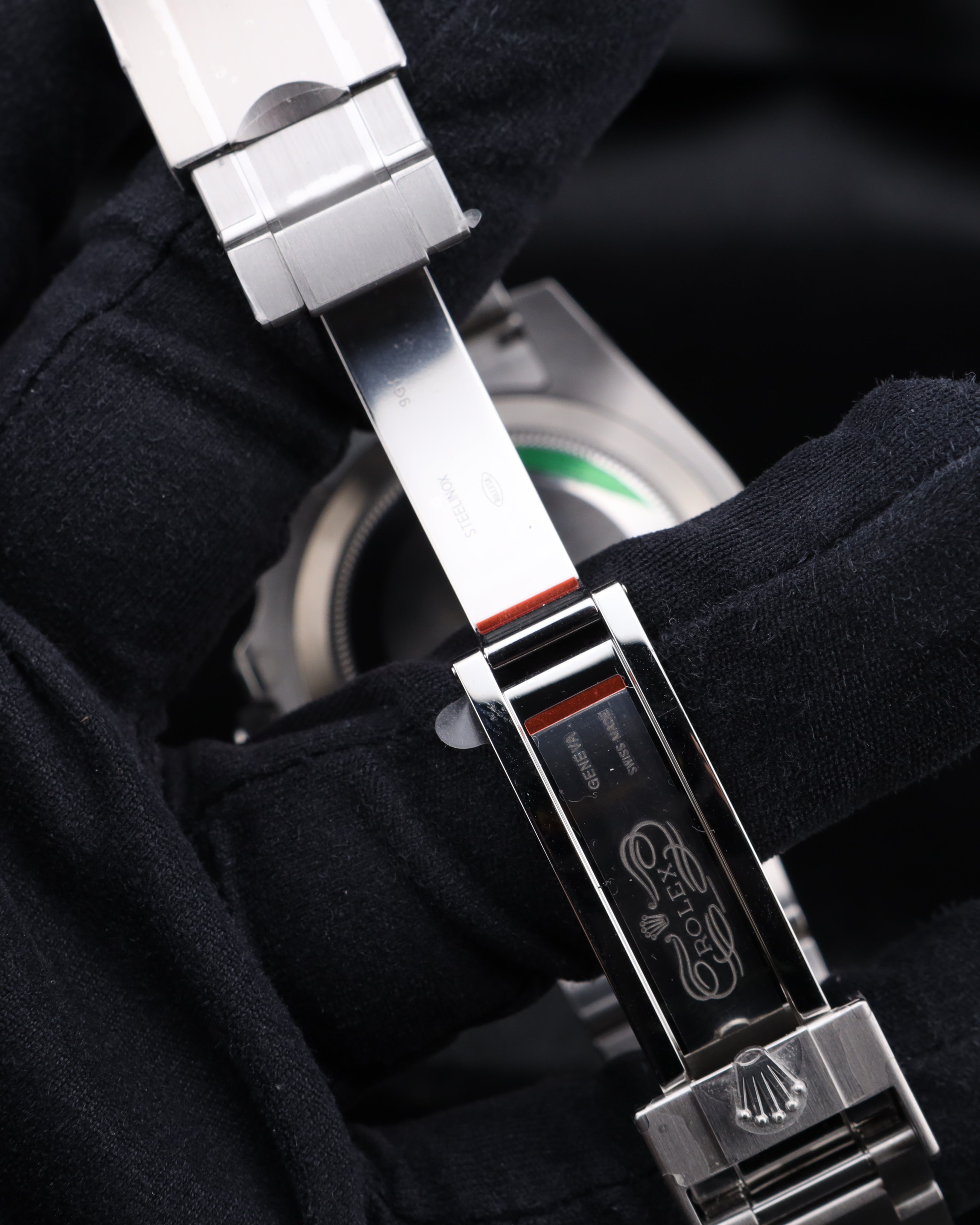 Rolex Submariner Date Hulk 116610LV - 2019 Factory Stickers