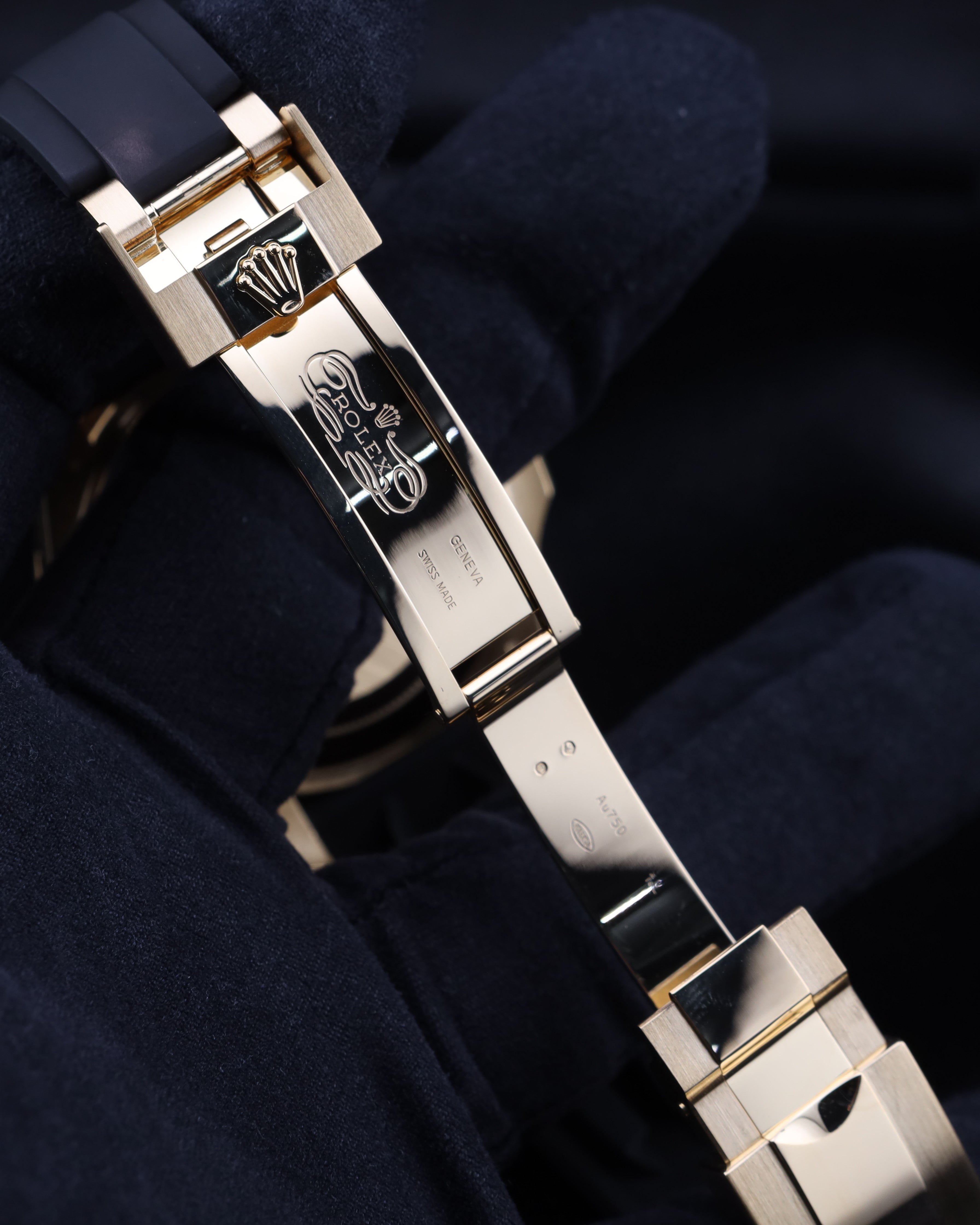 Rolex Yacht-Master 42 18k Yellow Gold on Oysterflex 226658 - 2025