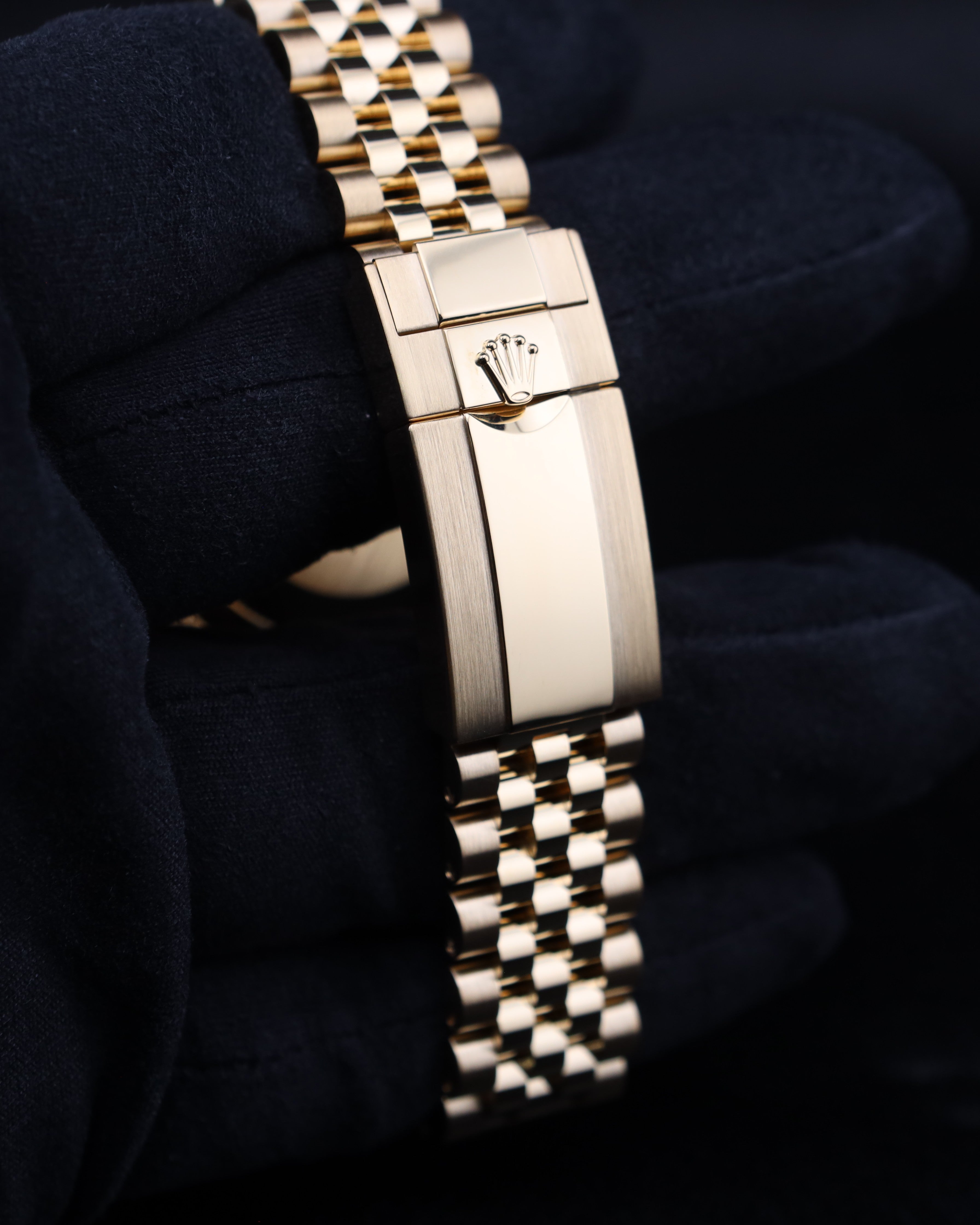 Rolex GMT-Master II Black Dial 18K Gold Jubilee 126718GRNR – MVP