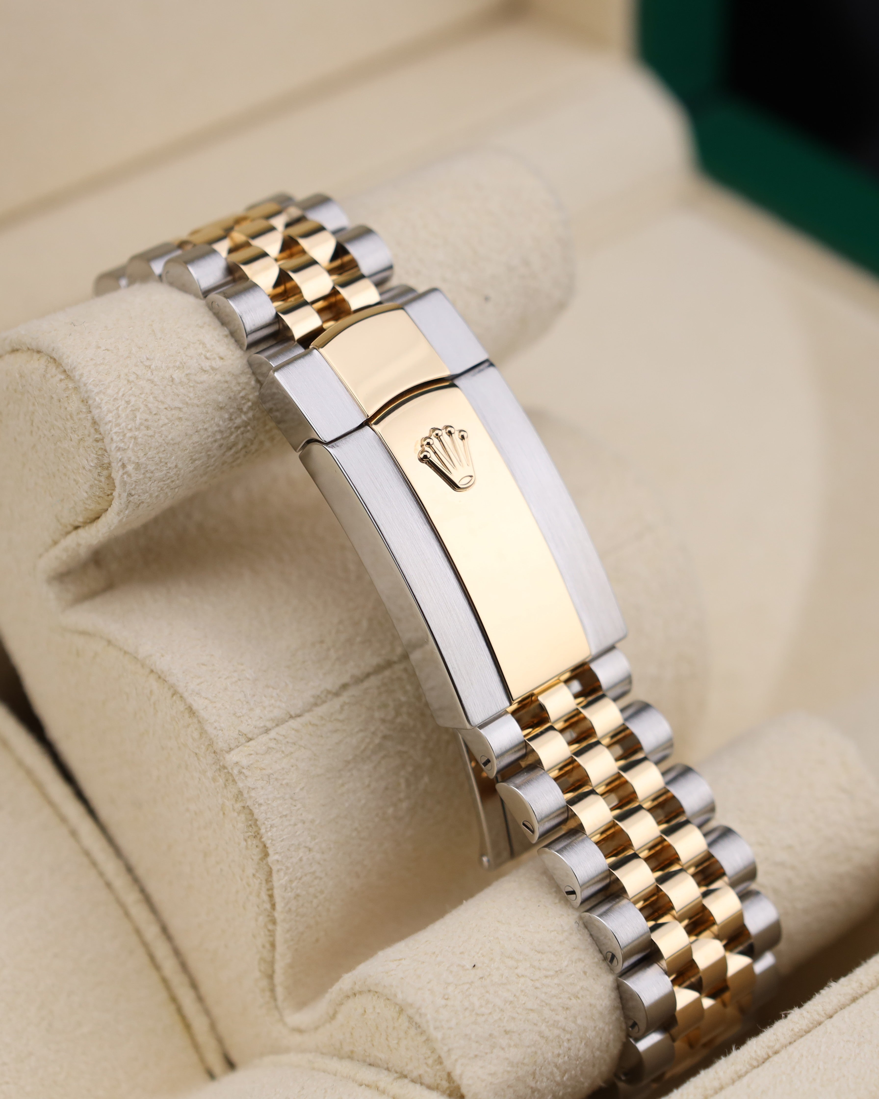 Rolex Datejust 41 Champagne Diamond Dial Two Tone Jubilee 126333  - 2024