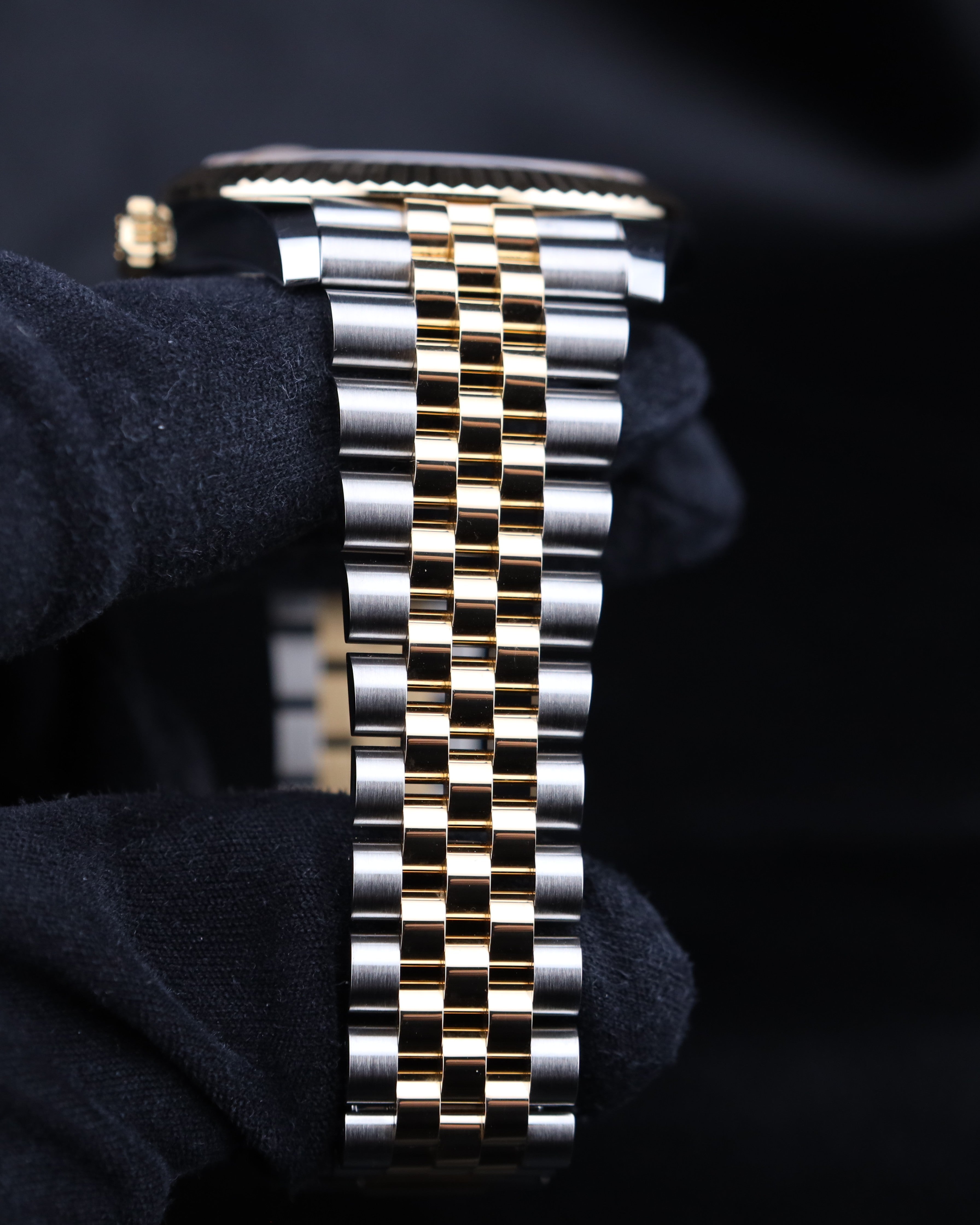 Rolex Datejust 41 Champagne Diamond Dial Two Tone Jubilee 126333  - 2024