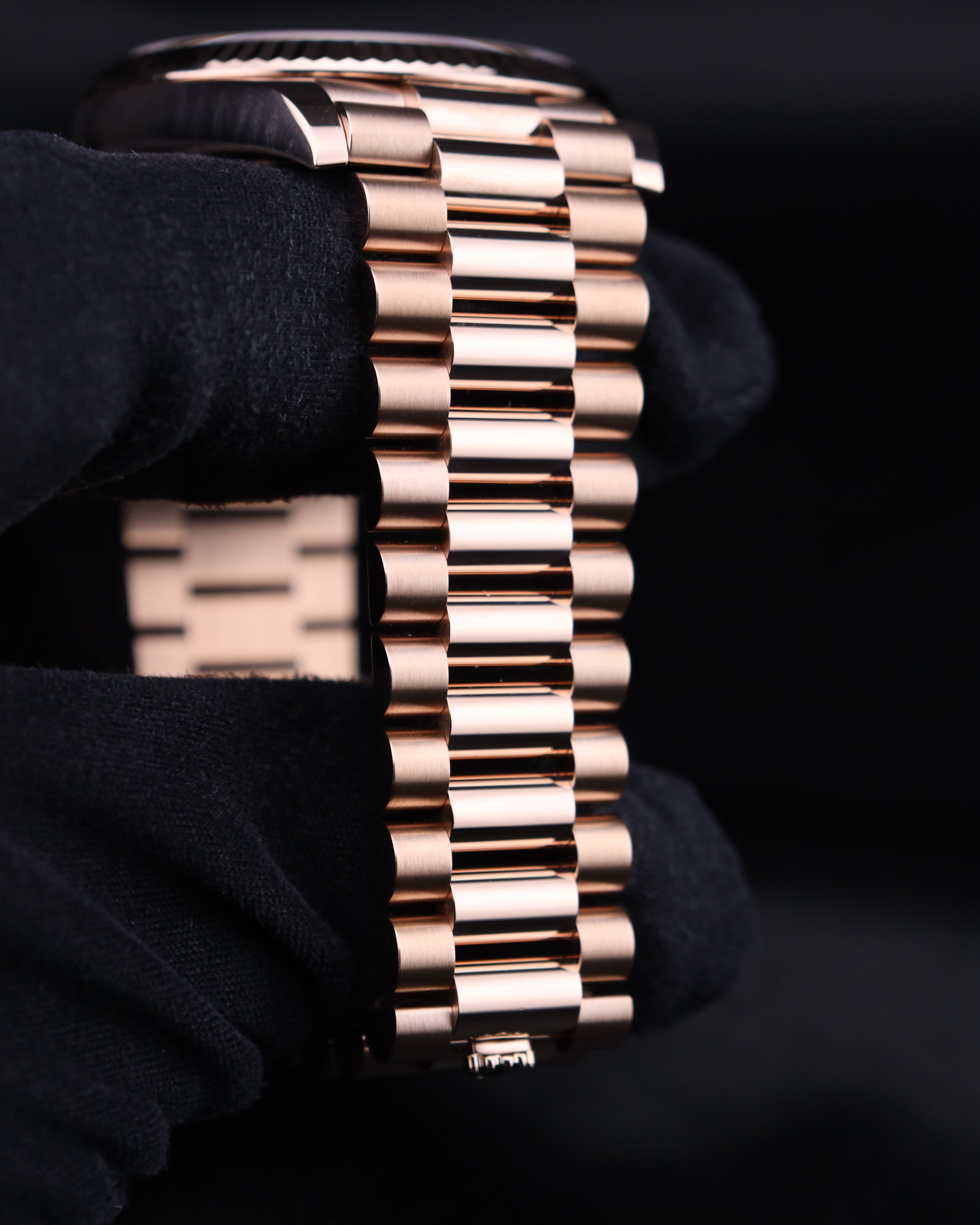 Rolex Day-Date 40 Olive Green Dial Rose Gold Presidential 228235 - 2025