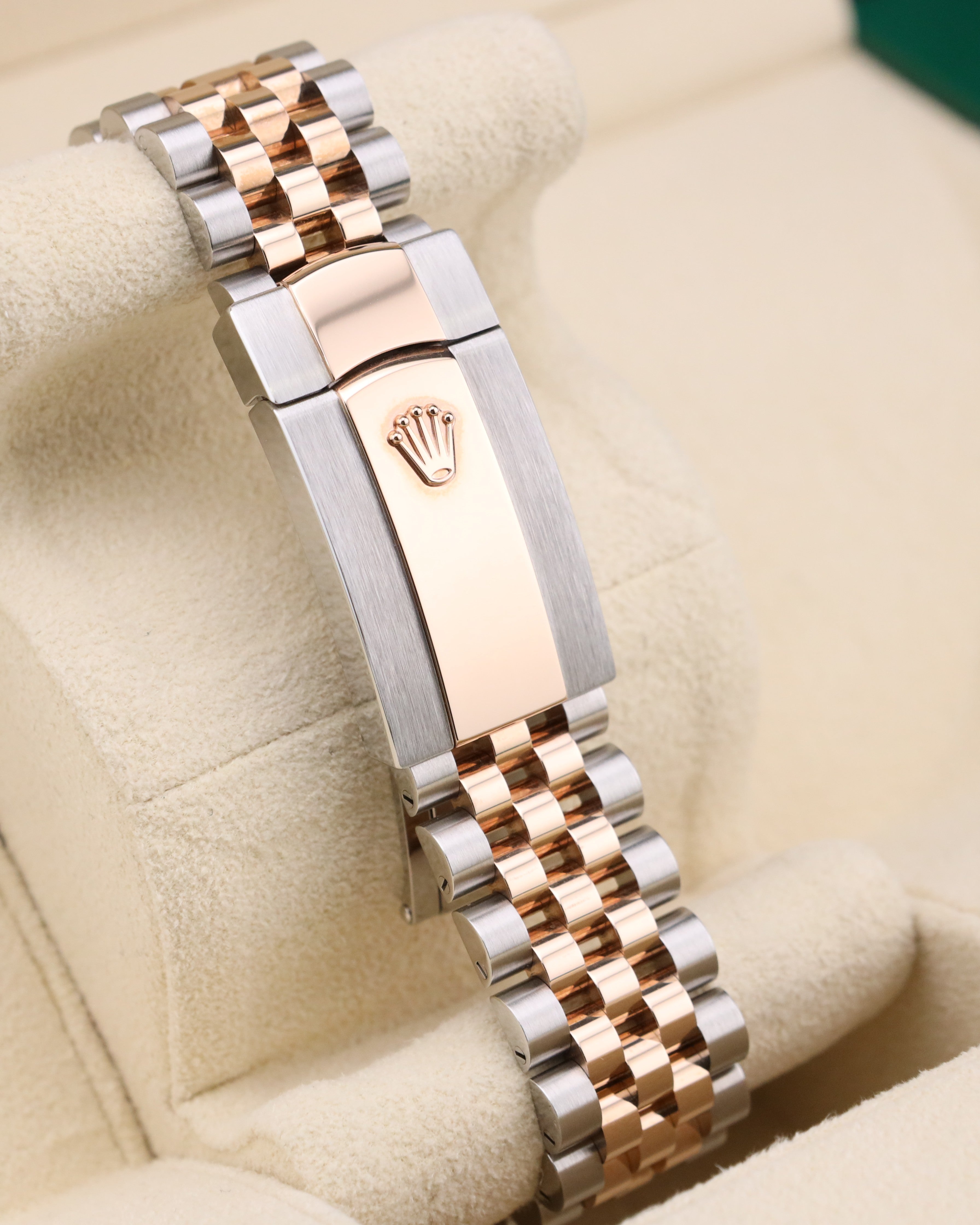 Rolex Datejust 41 Rose Gold Wimbledon on Jubilee 126331