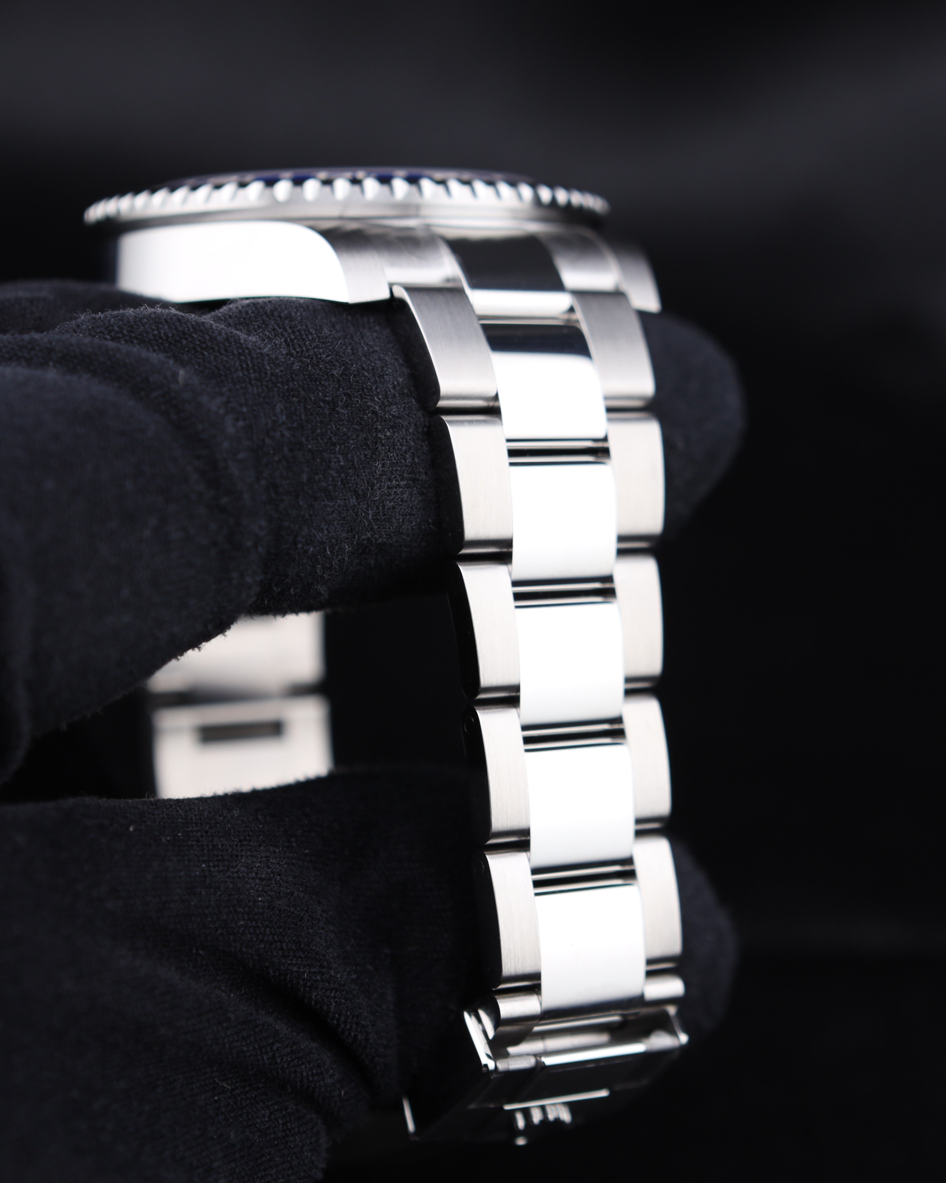 Rolex GMT-Master II Batman on Oyster 126710BLNR