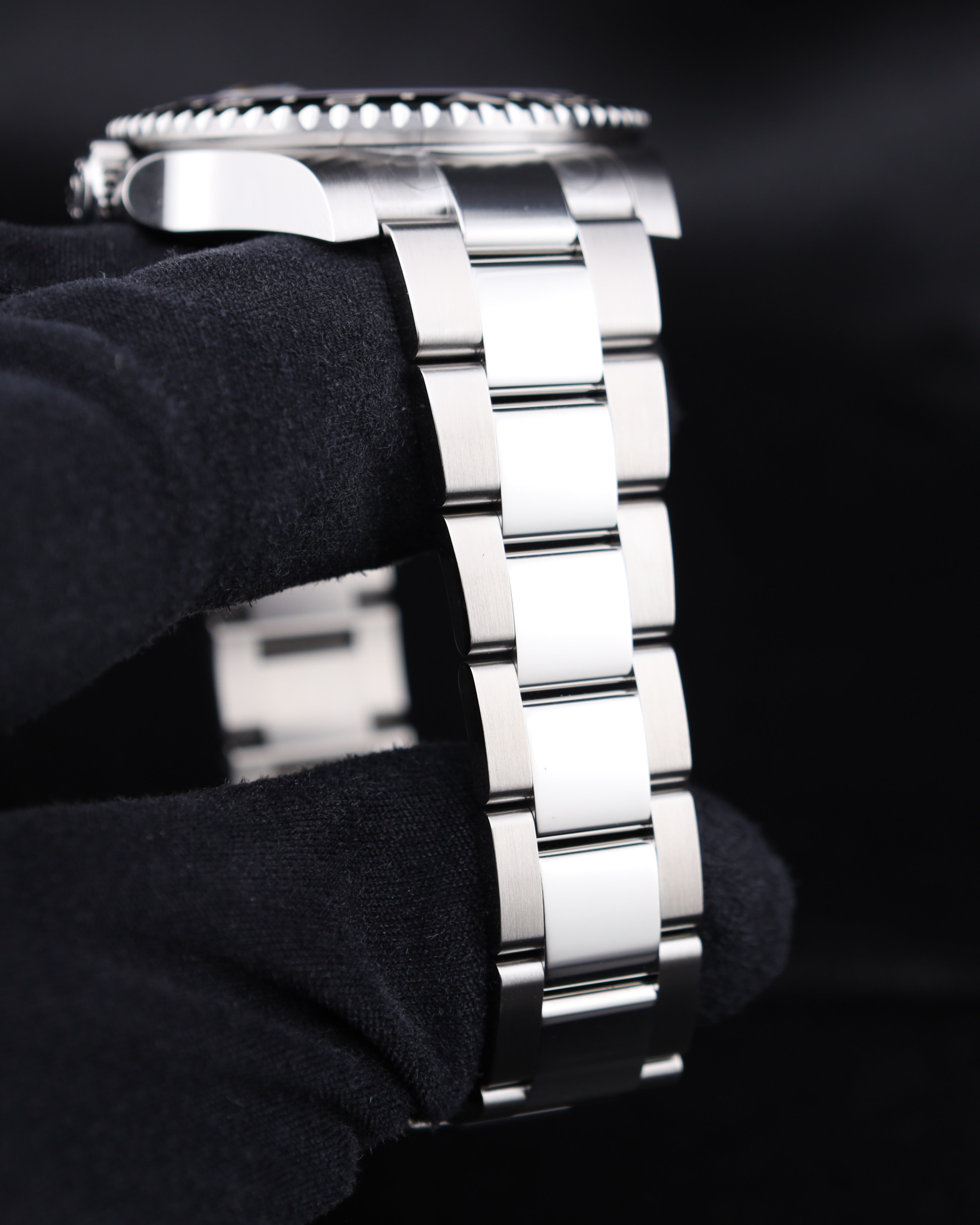 Rolex GMT-Master II Batman on Oyster 126710BLNR