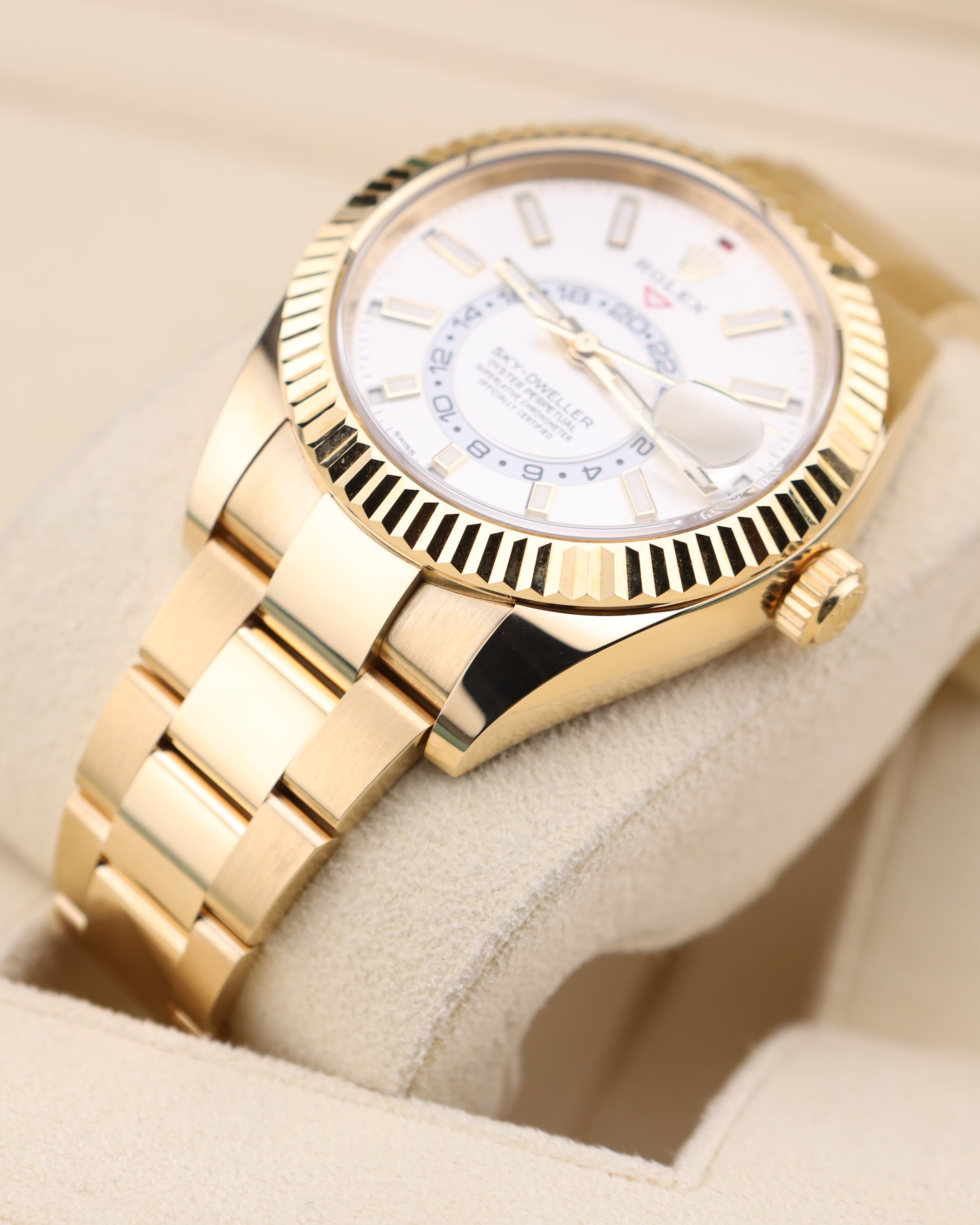 Rolex Sky-Dweller White Dial 18K Yellow Gold Oyster 326938