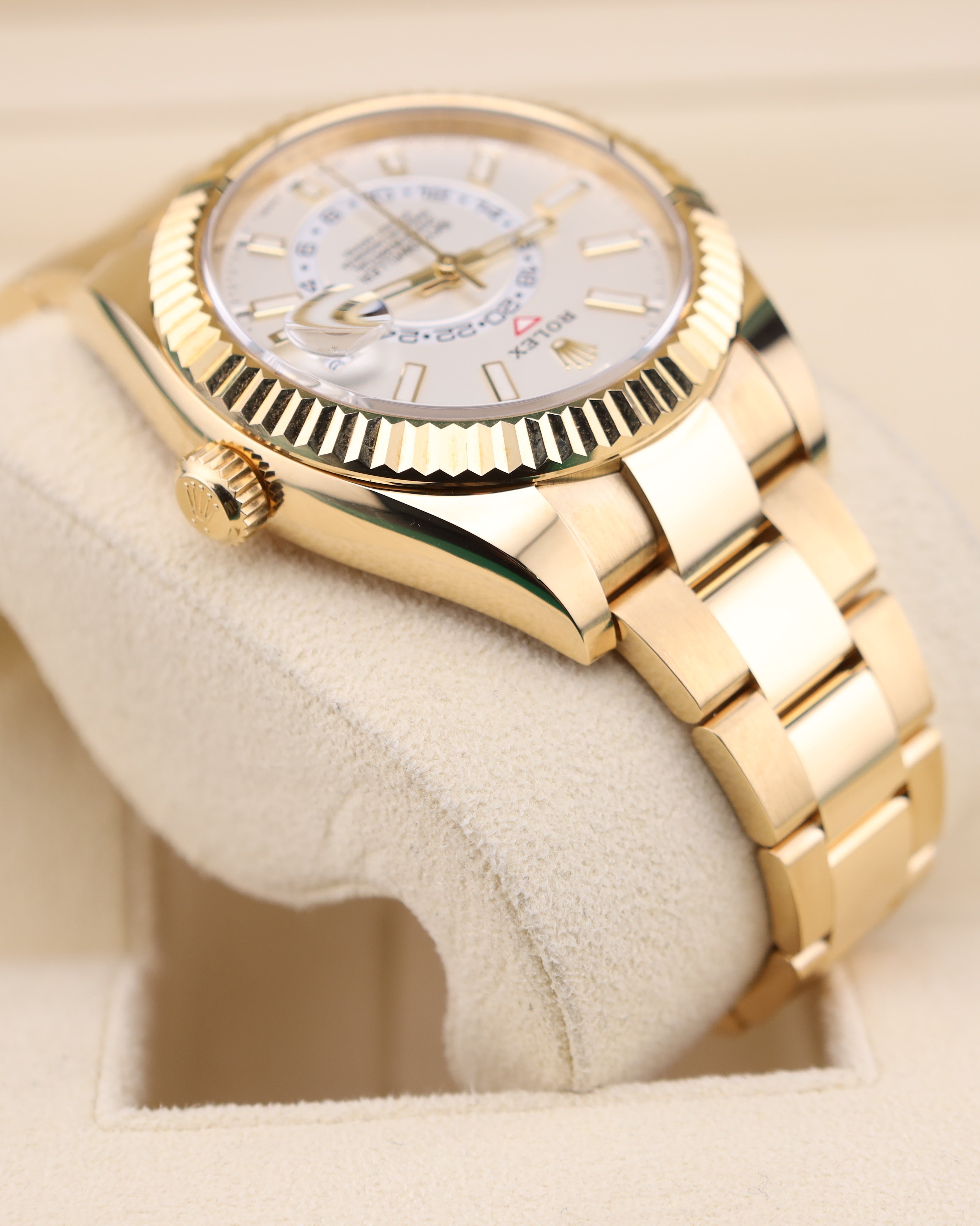 Rolex Sky-Dweller White Dial 18K Yellow Gold Oyster 326938