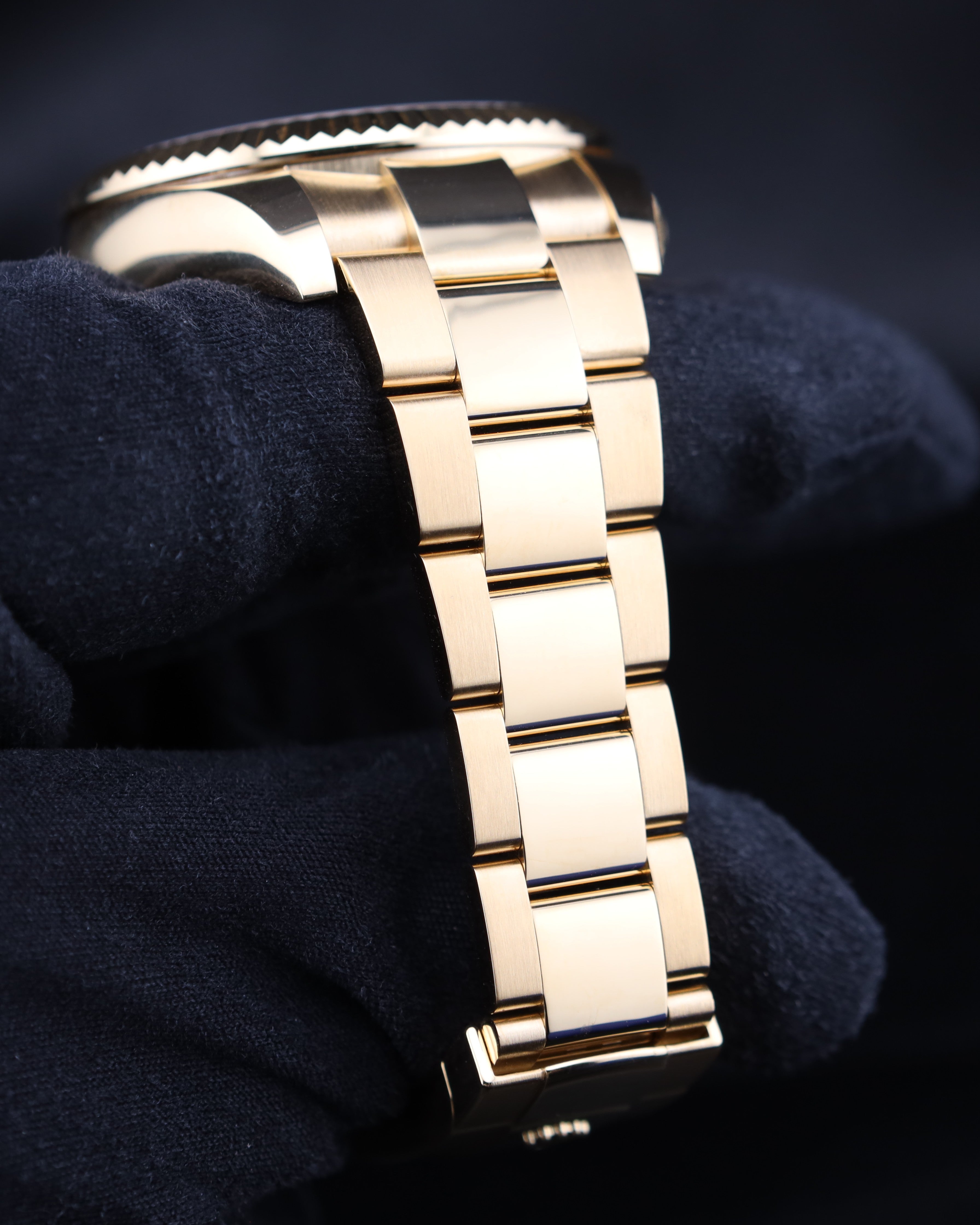 Rolex Sky-Dweller White Dial 18K Yellow Gold Oyster 326938