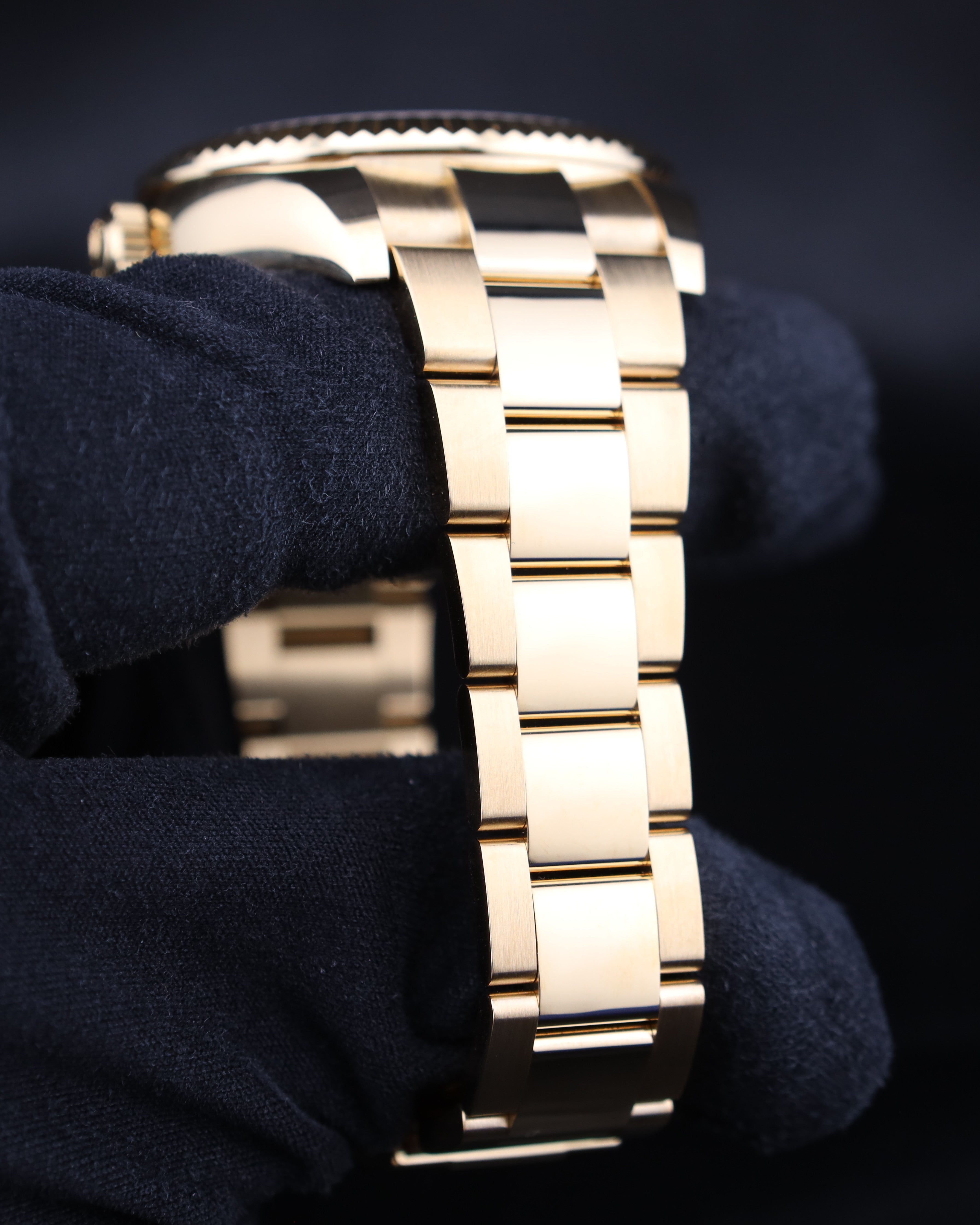 Rolex Sky-Dweller White Dial 18K Yellow Gold Oyster 326938