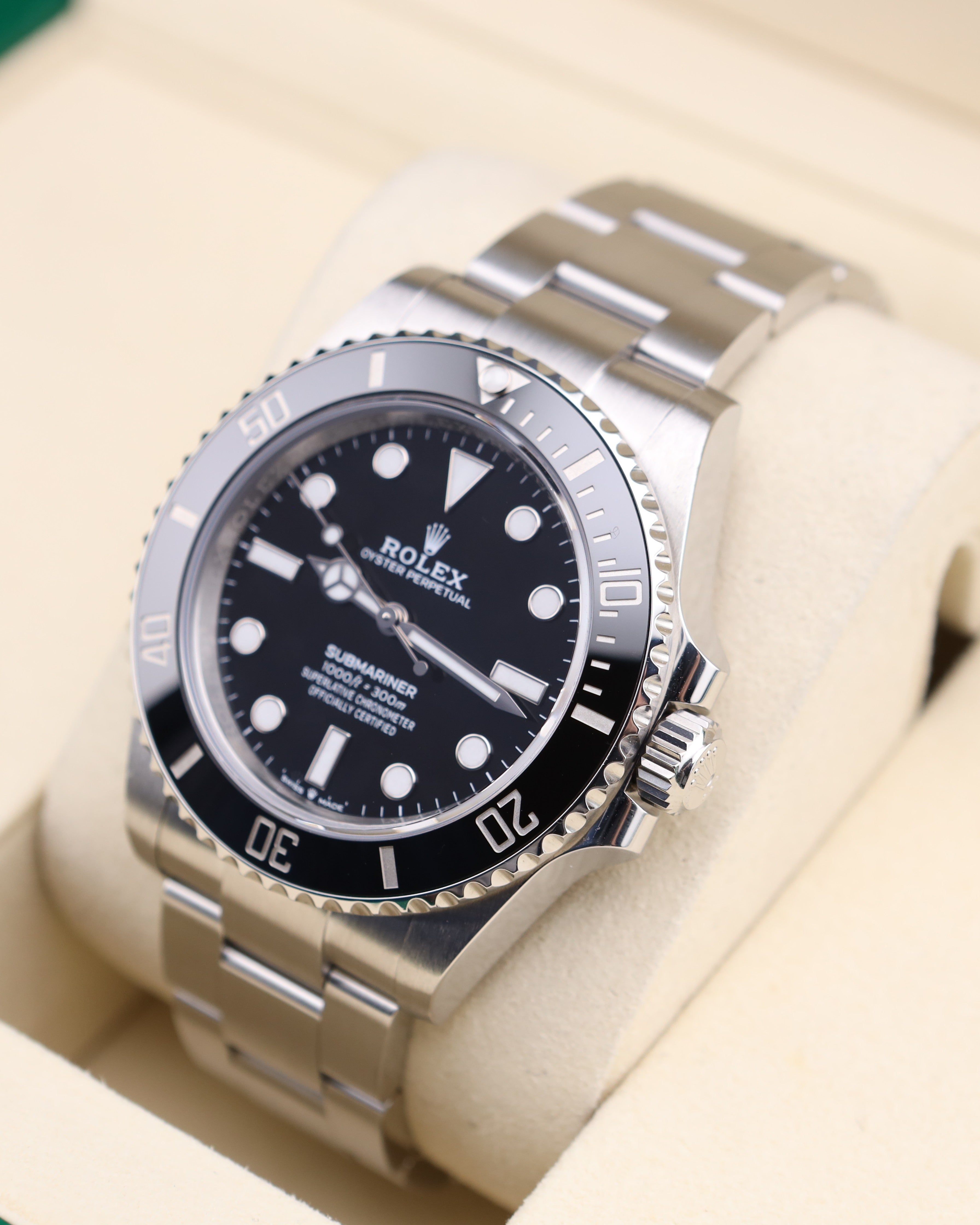Rolex Submariner No Date Black Dial 124060
