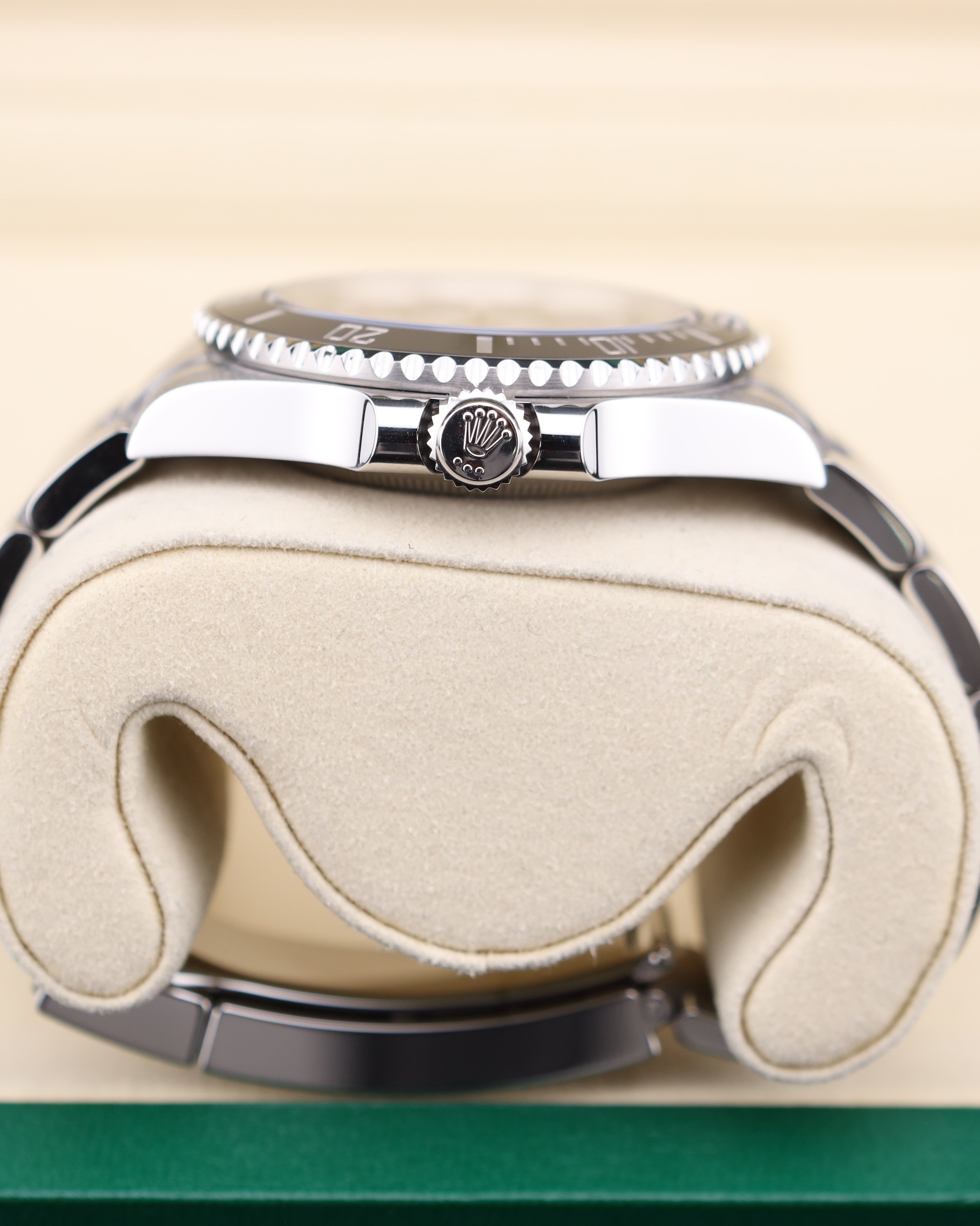 Rolex Submariner No Date Black Dial 124060