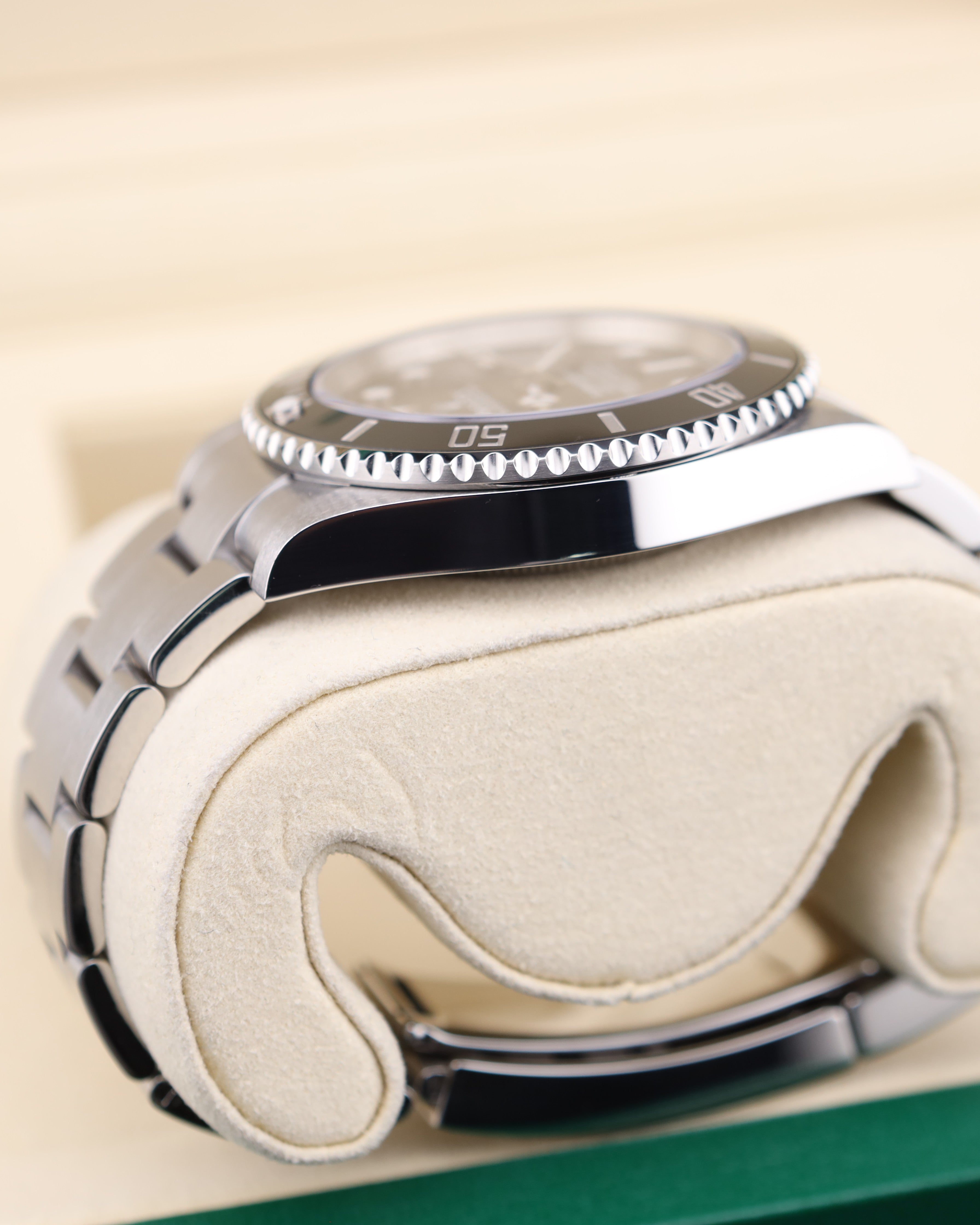 Rolex Submariner No Date Black Dial 124060