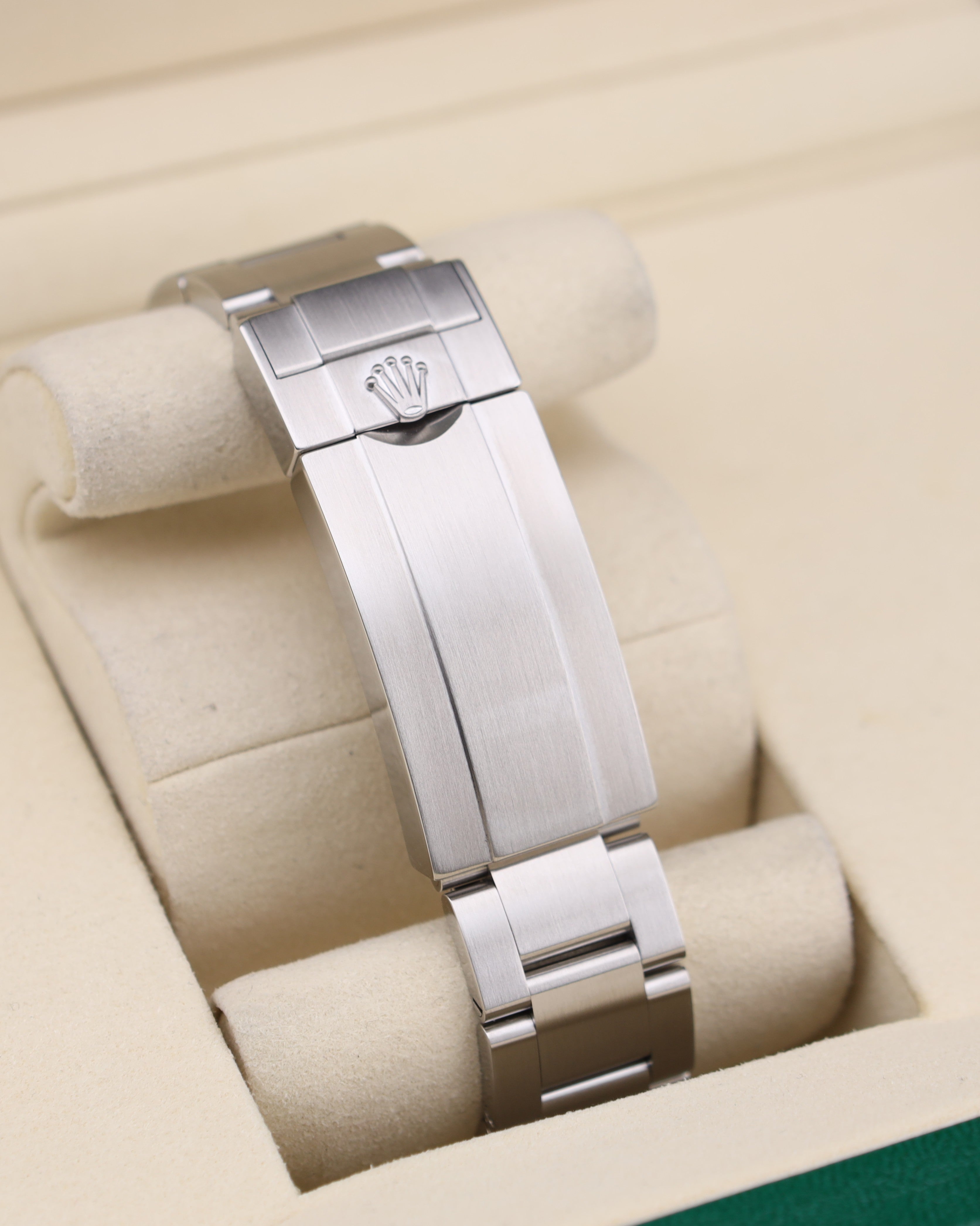 Rolex Submariner No Date Black Dial 124060