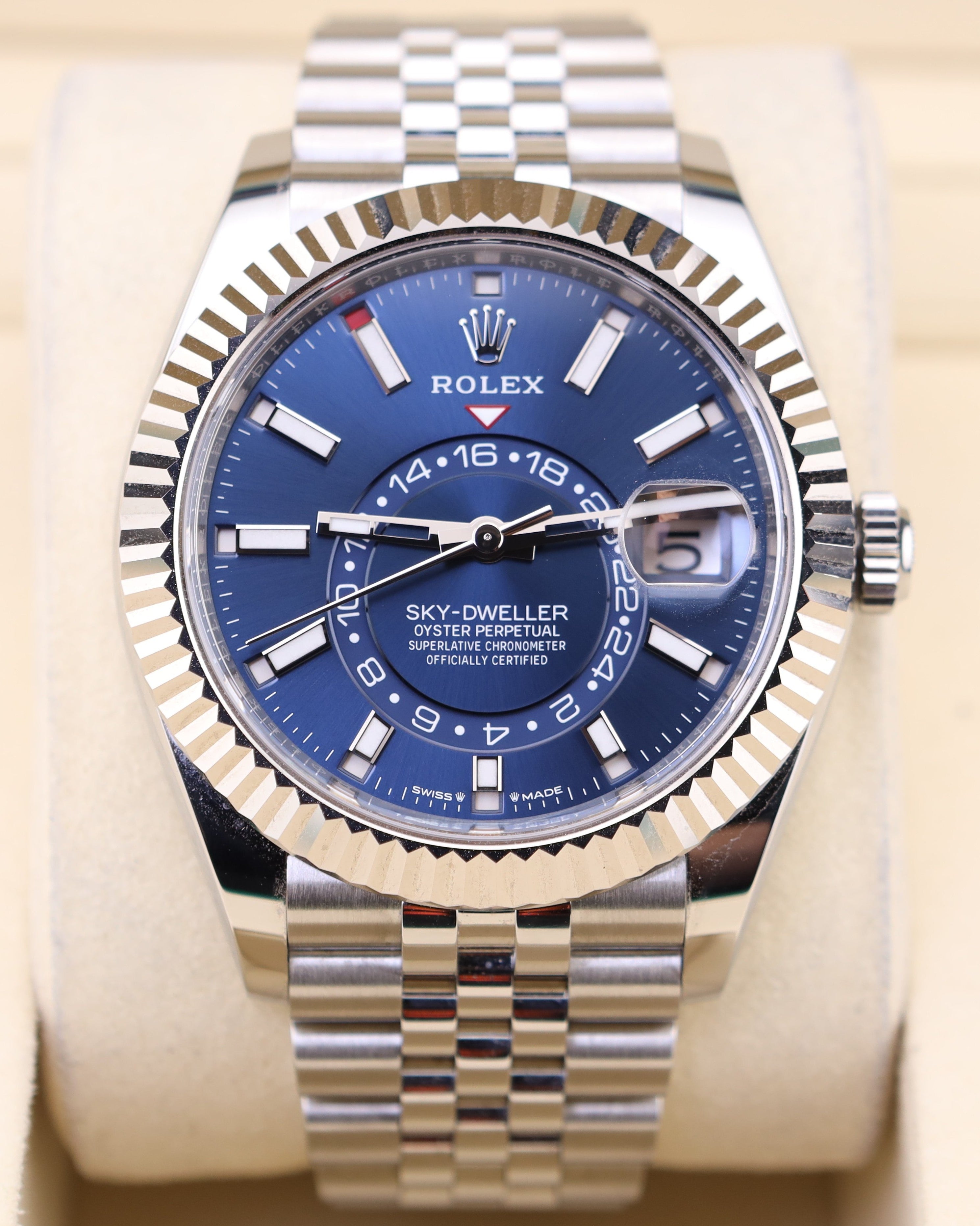 ROLEX VIPギフト 望遠鏡 Rolex Sky-Dweller Blue Dial on Jubilee 336934 – MVP Jewelers Miami