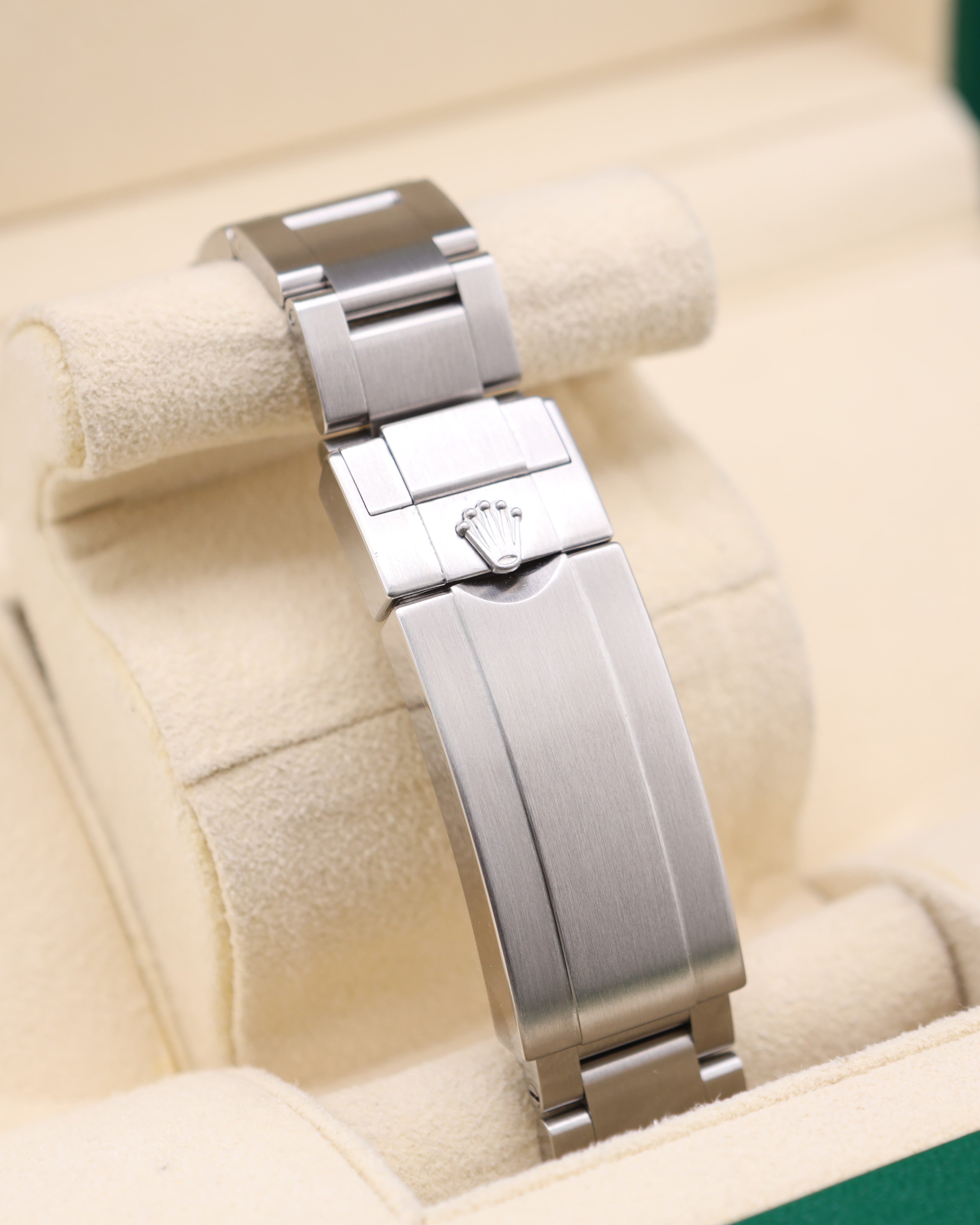 Rolex Submariner Date Hulk Green Dial 116610LV - 2020