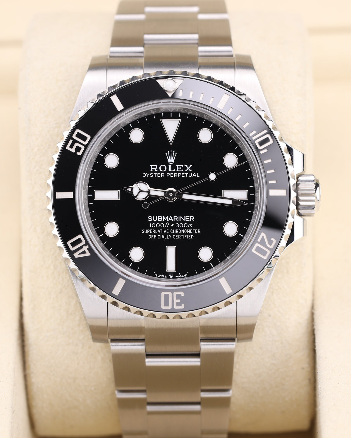 Rolex Submariner (No Date)
August 2026 NEW Submariner No Date Black Dial Oyster 124060 NEW August 2026 Full Set Fresh Date
